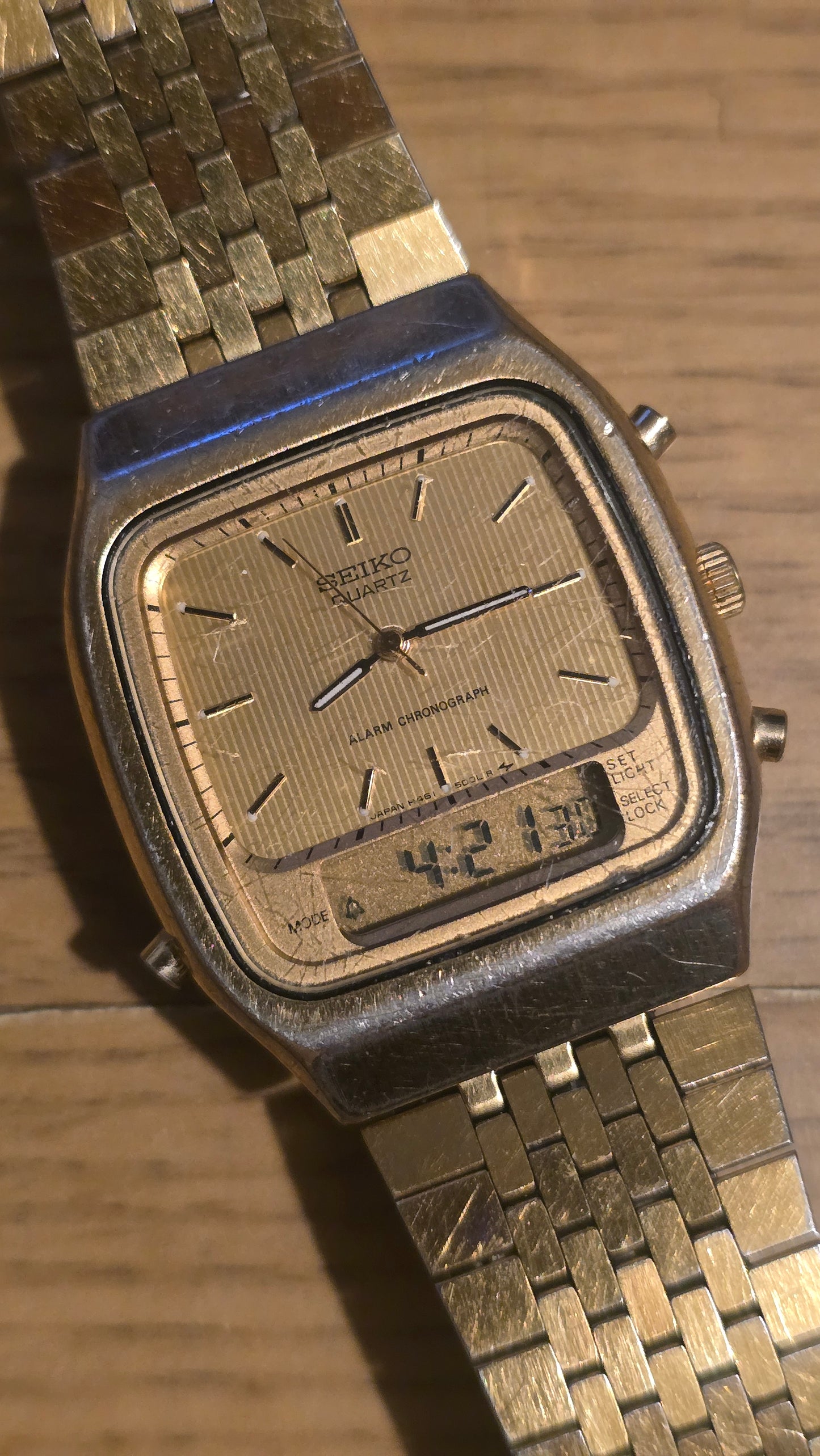 Seiko Gold Coloured Mens Digital / Analogue Vintage Quartz Watch - Pre-owned