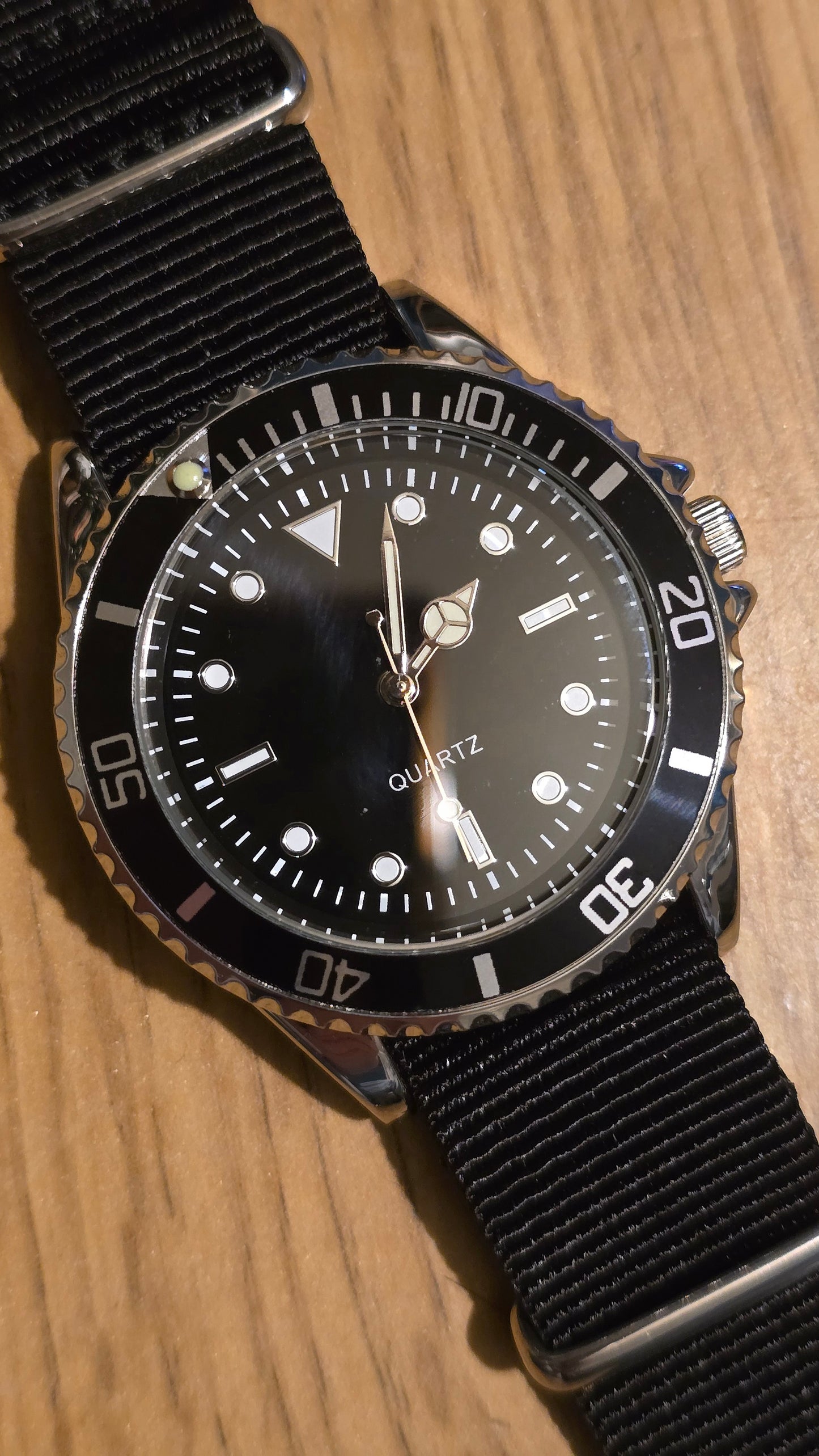 WYW Diver style Mens / Unisex Quartz Watch - New - 2