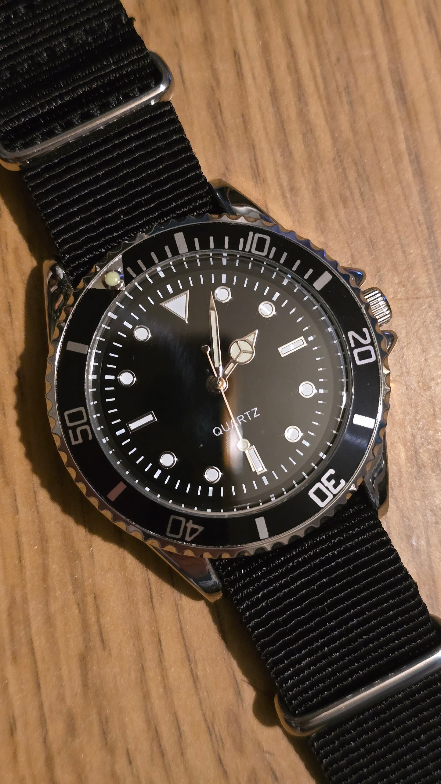WYW Diver style Mens / Unisex Quartz Watch - New - 2