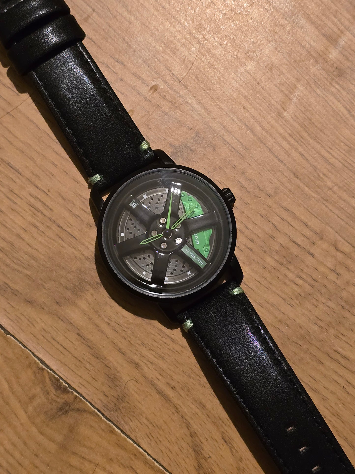 Never Stop Alloy Wheel Design Mens Quartz Watch with Rotating Face - Green - New - 1