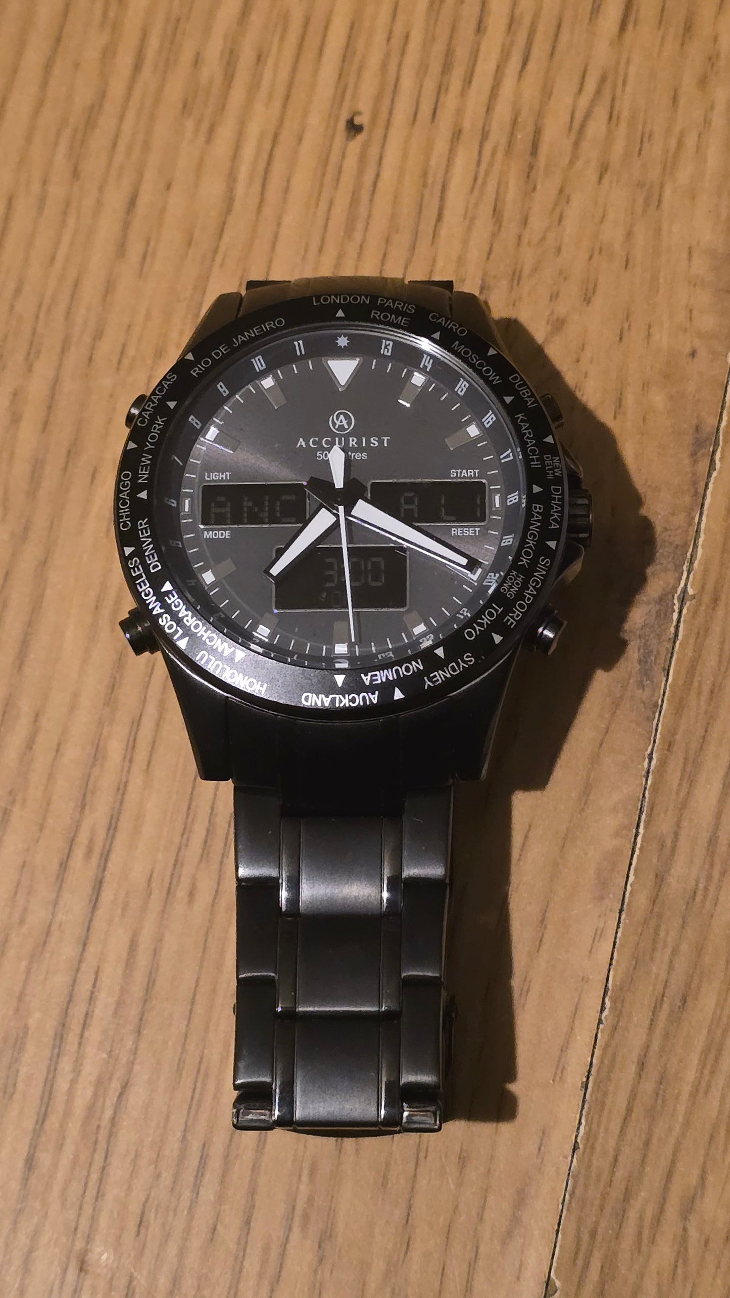 Accurist 7102 World Chronograph Quartz Watch - New - 1