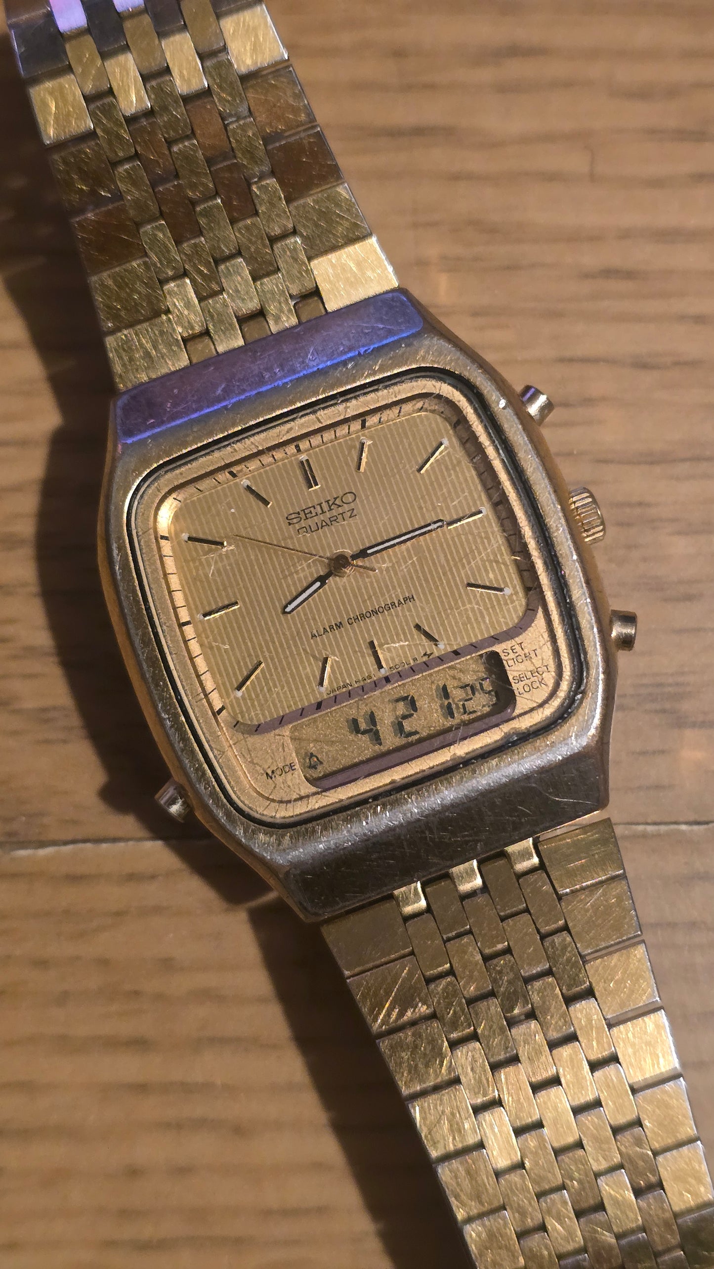 Seiko Gold Coloured Mens Digital / Analogue Vintage Quartz Watch - Pre-owned