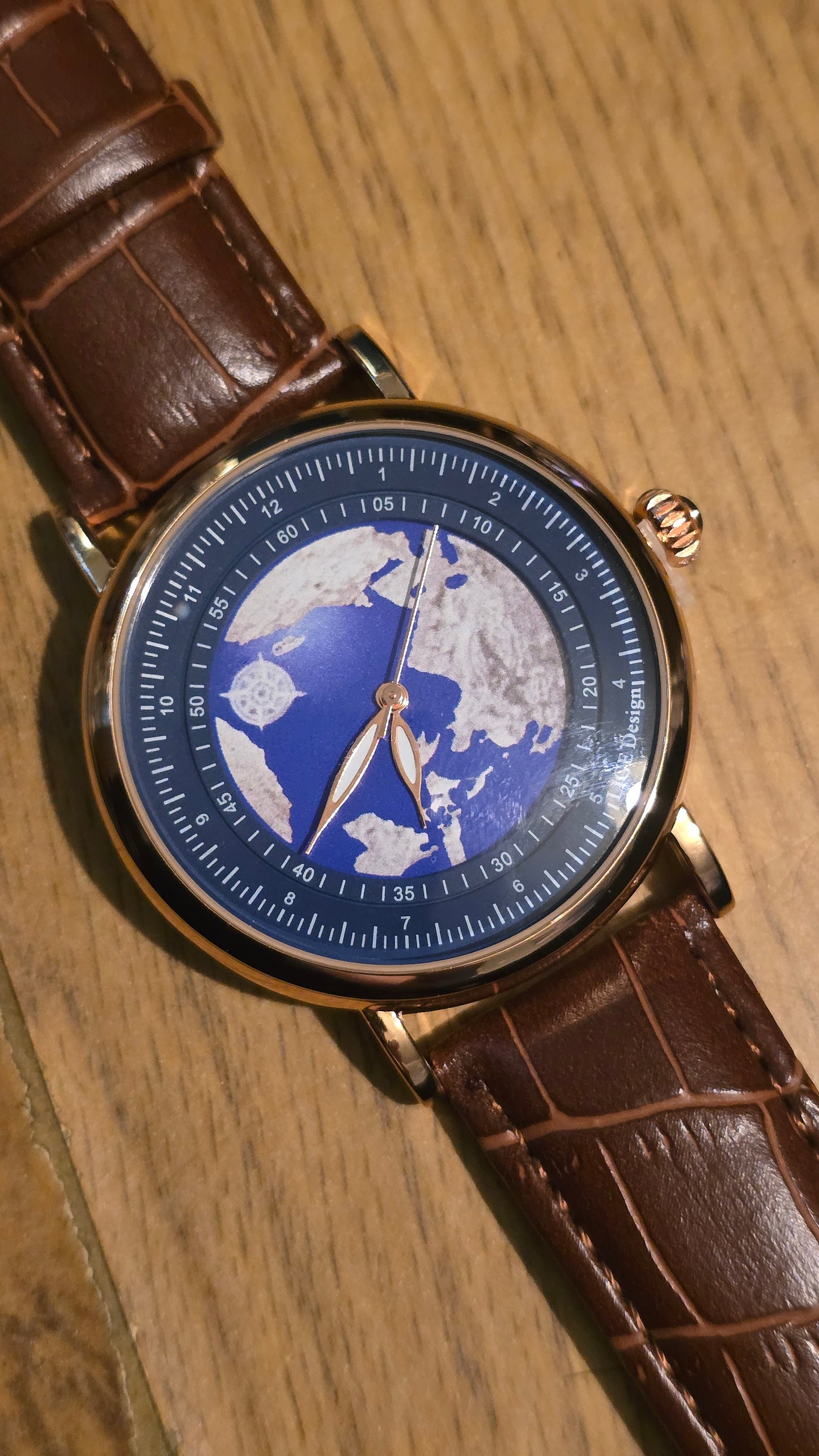 Lige Mens Earth Quartz Watch - New