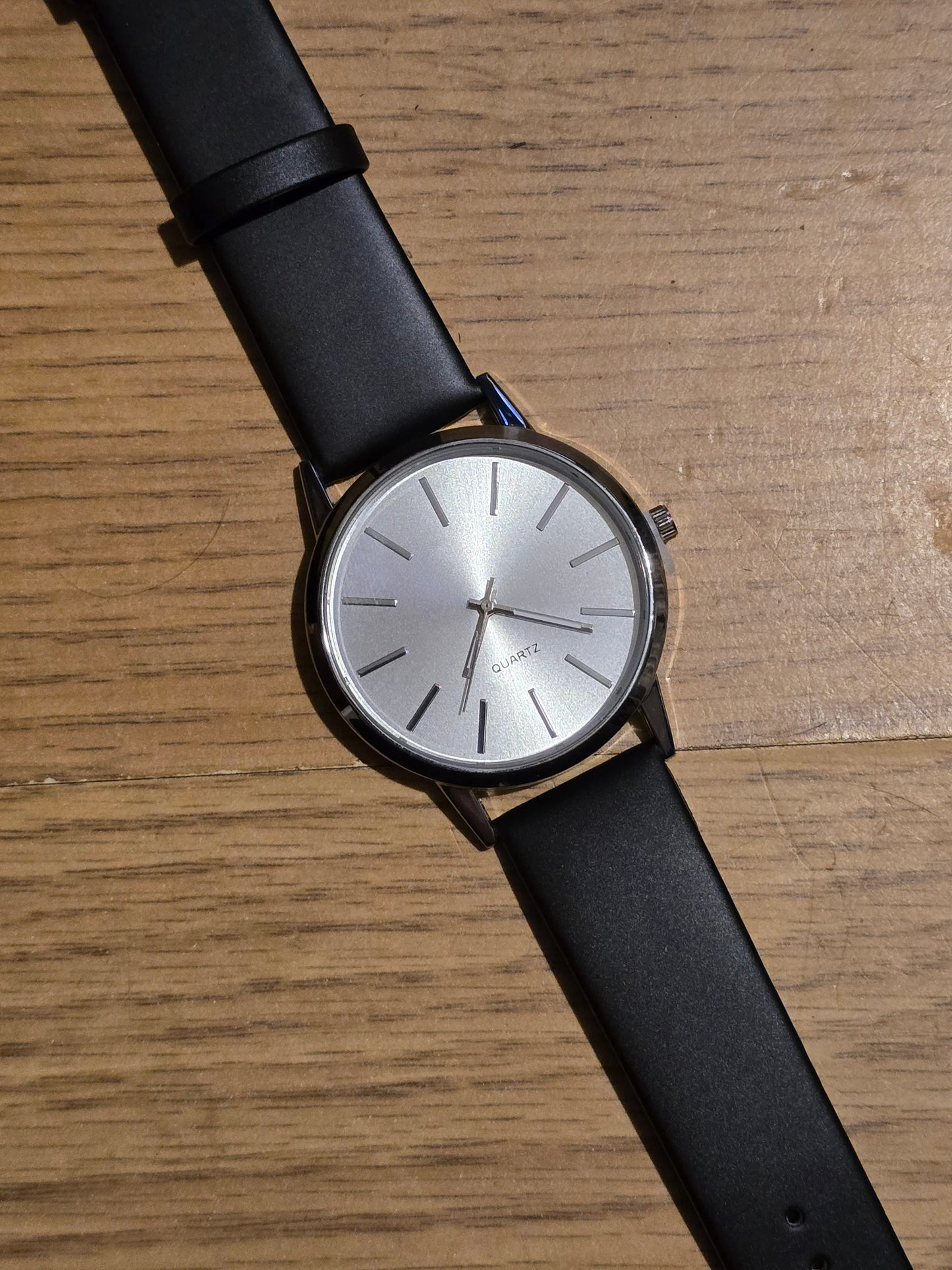 Mens Classic Style Quartz Watch - New - 2