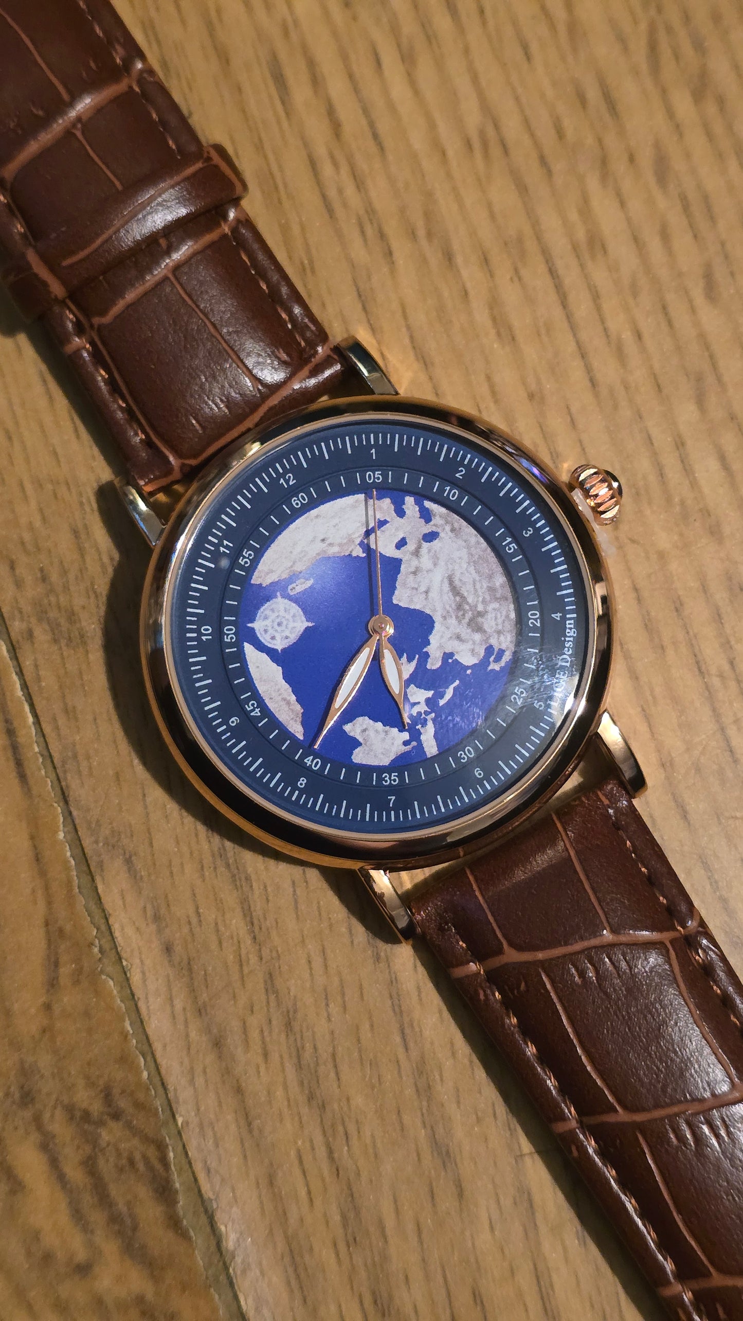 Lige Mens Earth Quartz Watch - New