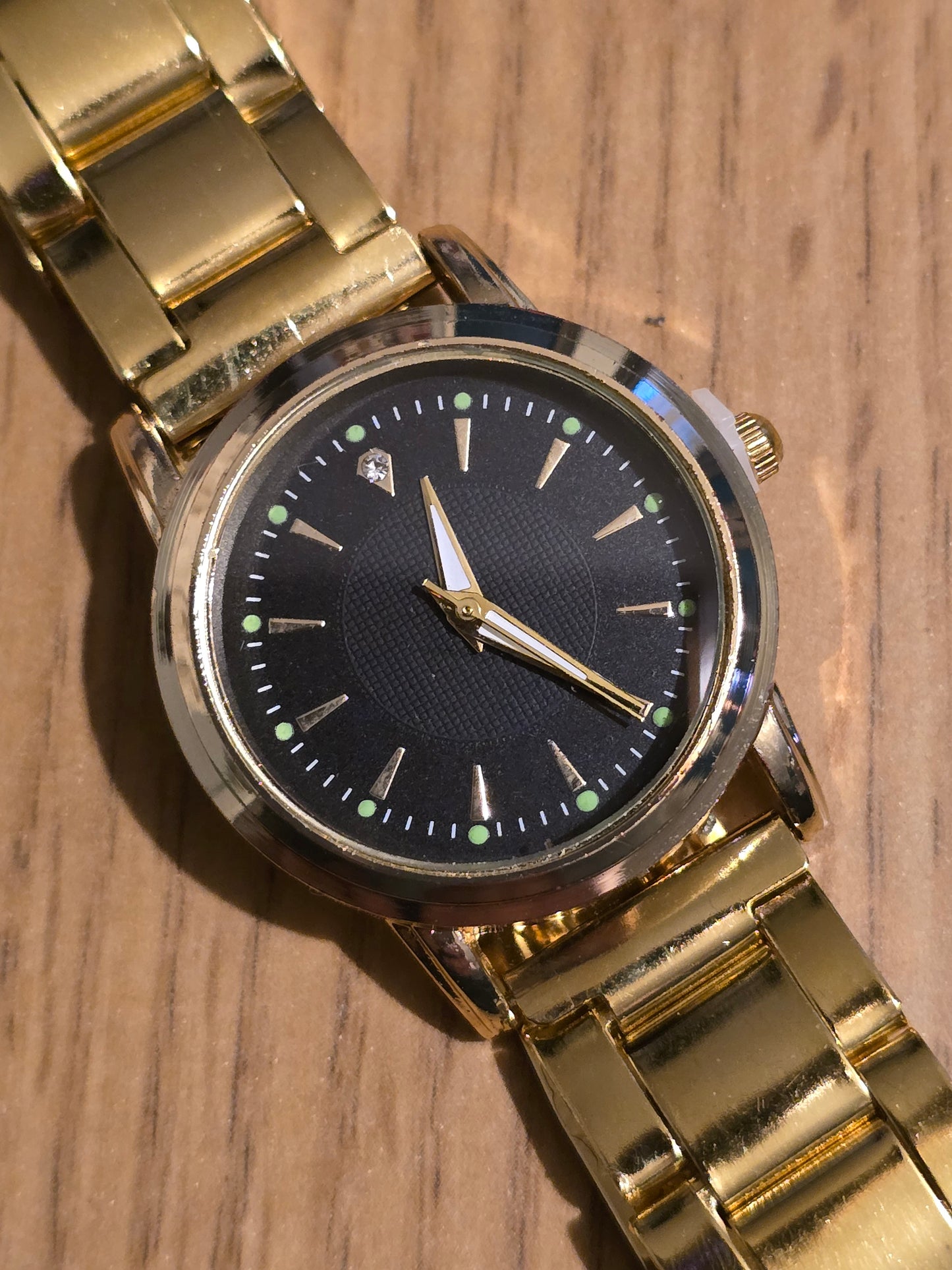 Ladies Gold Coloured Quartz Watch - New - 1