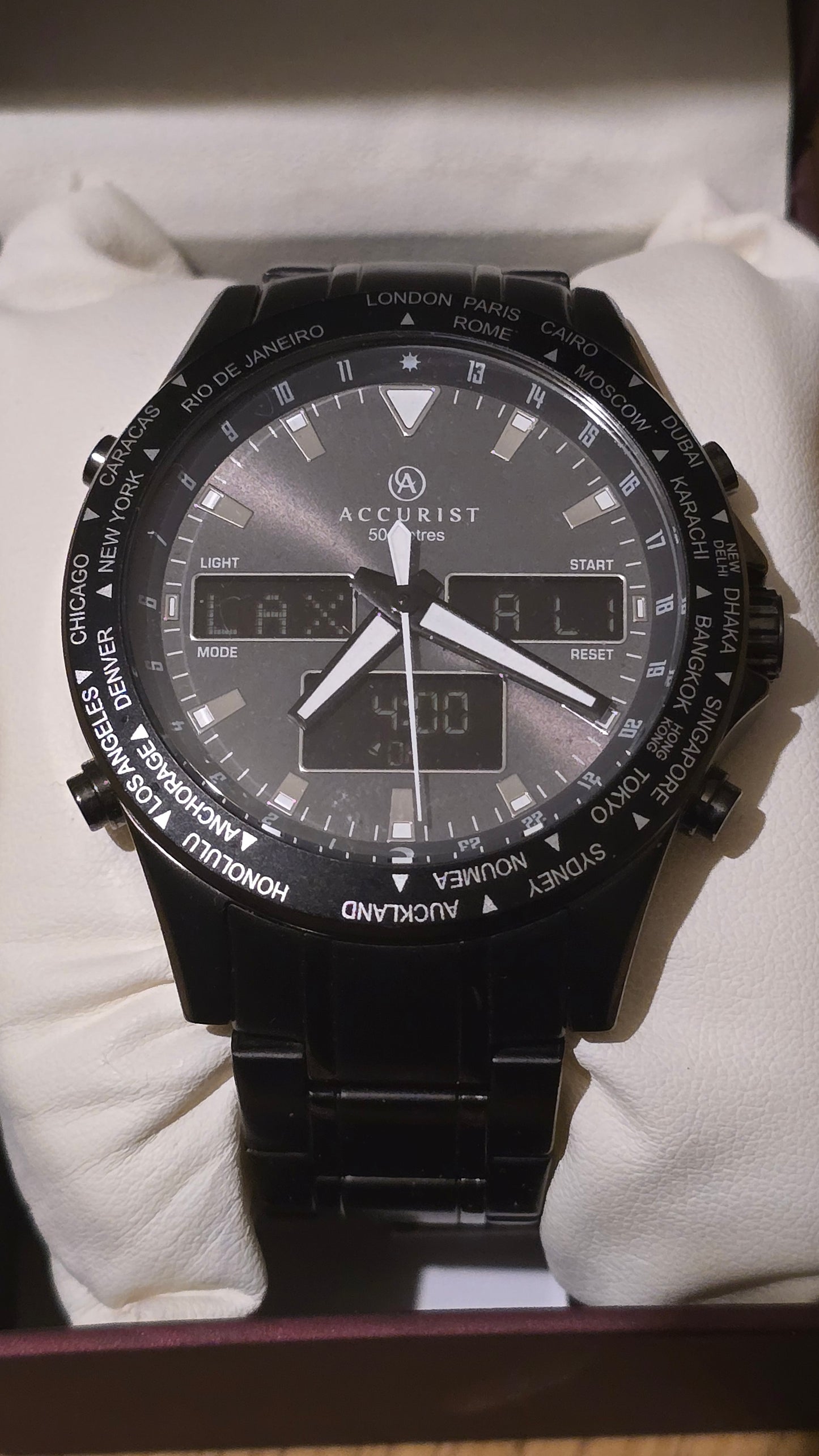 Accurist 7102 World Chronograph Quartz Watch - New - 1