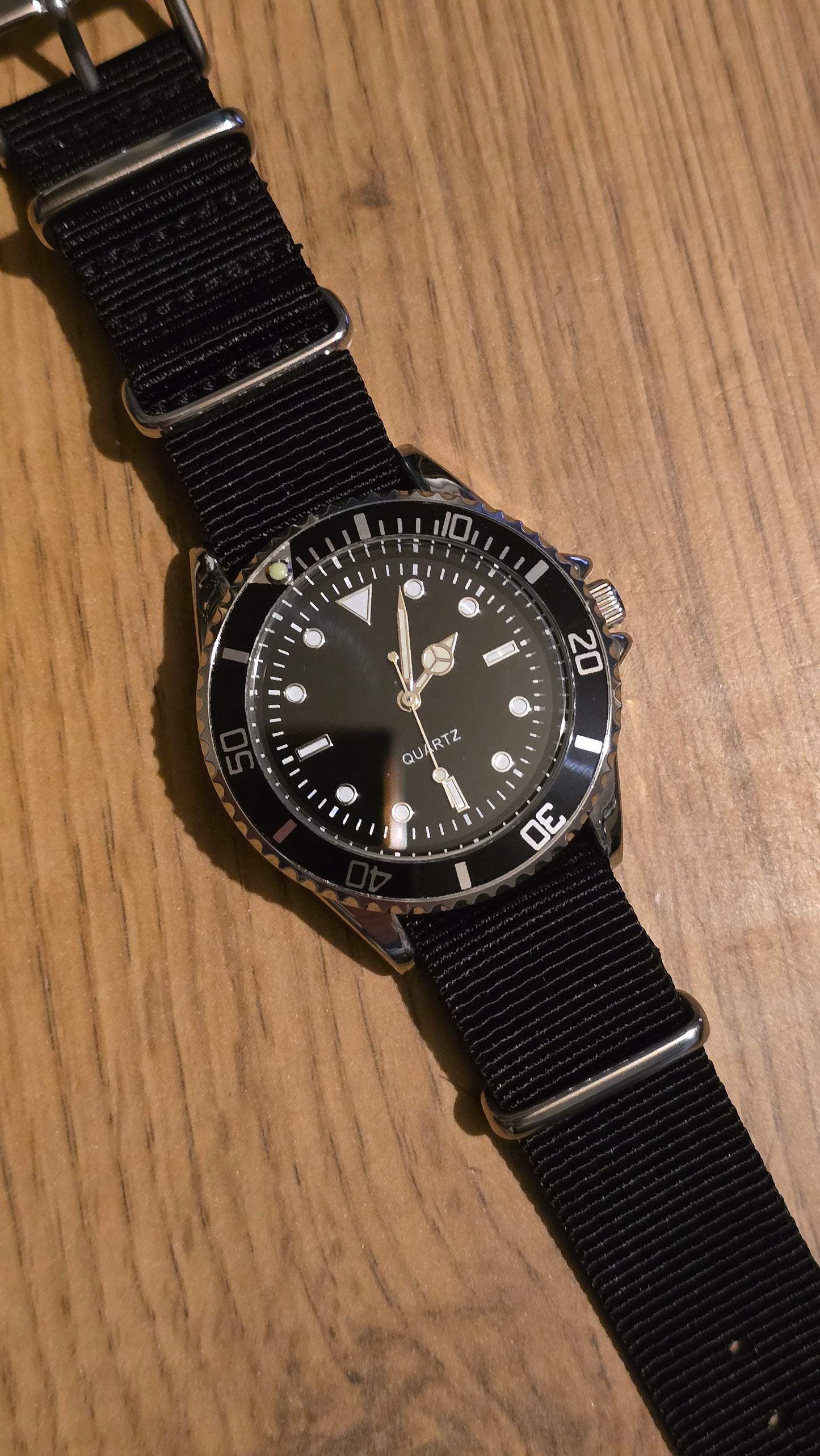 WYW Diver style Mens / Unisex Quartz Watch - New - 2