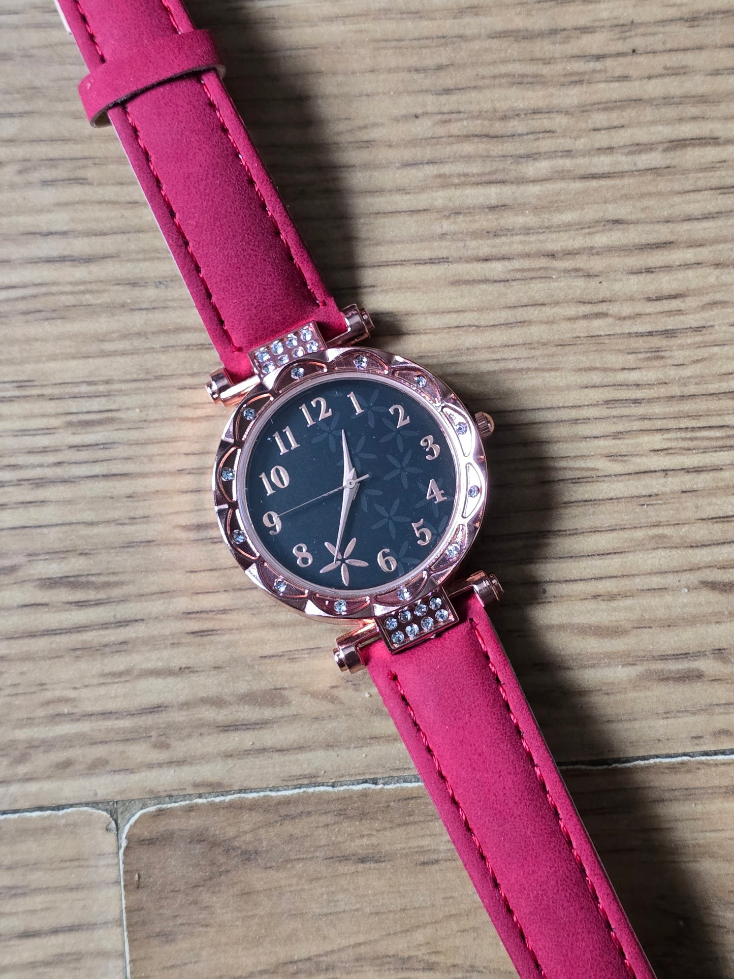 Ladies Quartz Watch - Red - New - 1