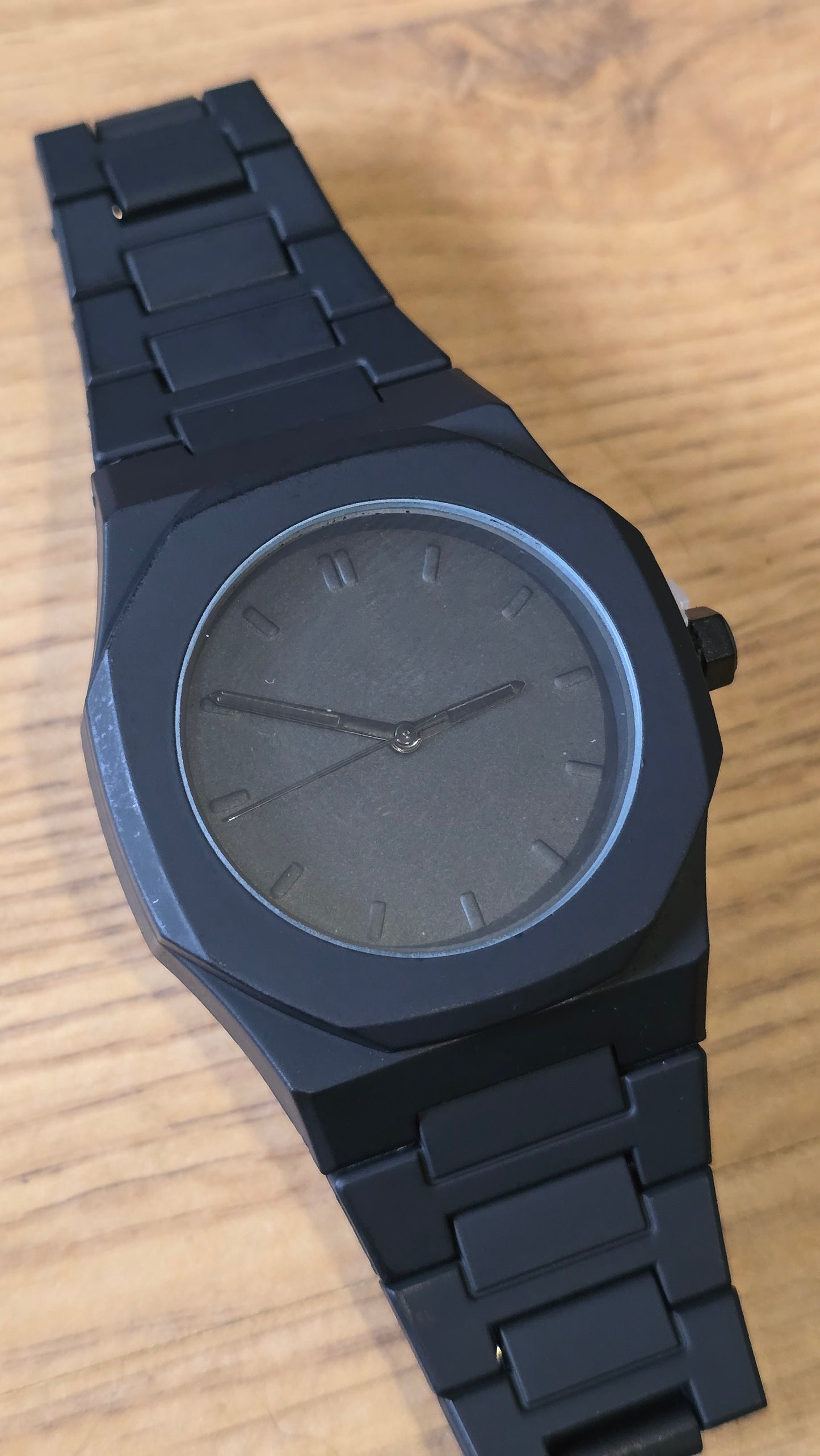 Mens / Unisex Black Quartz Watch - 1