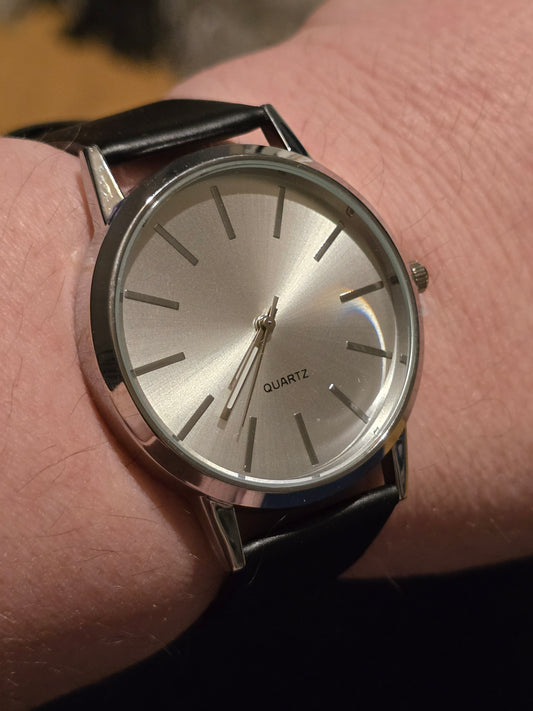 Mens Classic Style Quartz Watch - New - 2