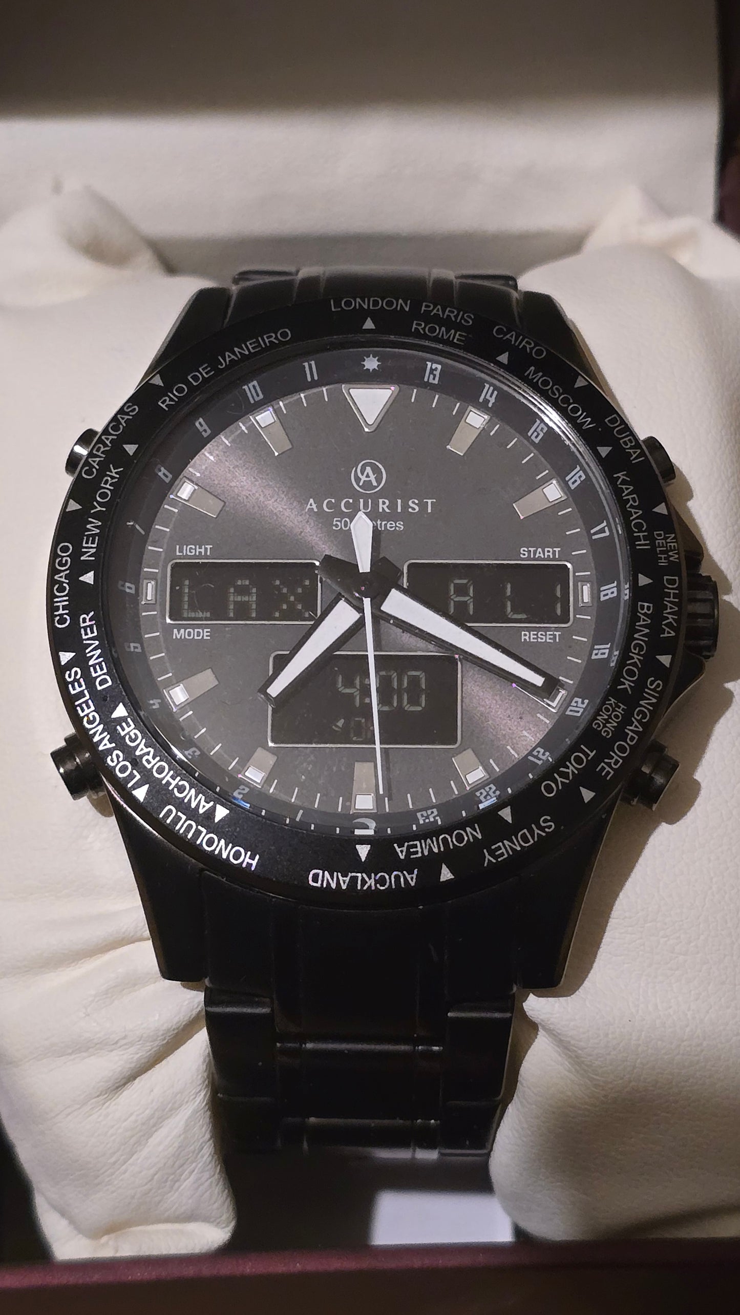 Accurist 7102 World Chronograph Quartz Watch - New - 1
