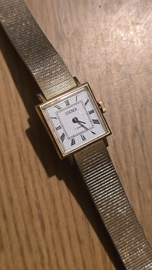 Sekonda Vintage Ladies Mechanical Wind-up Watch - Pre-owned