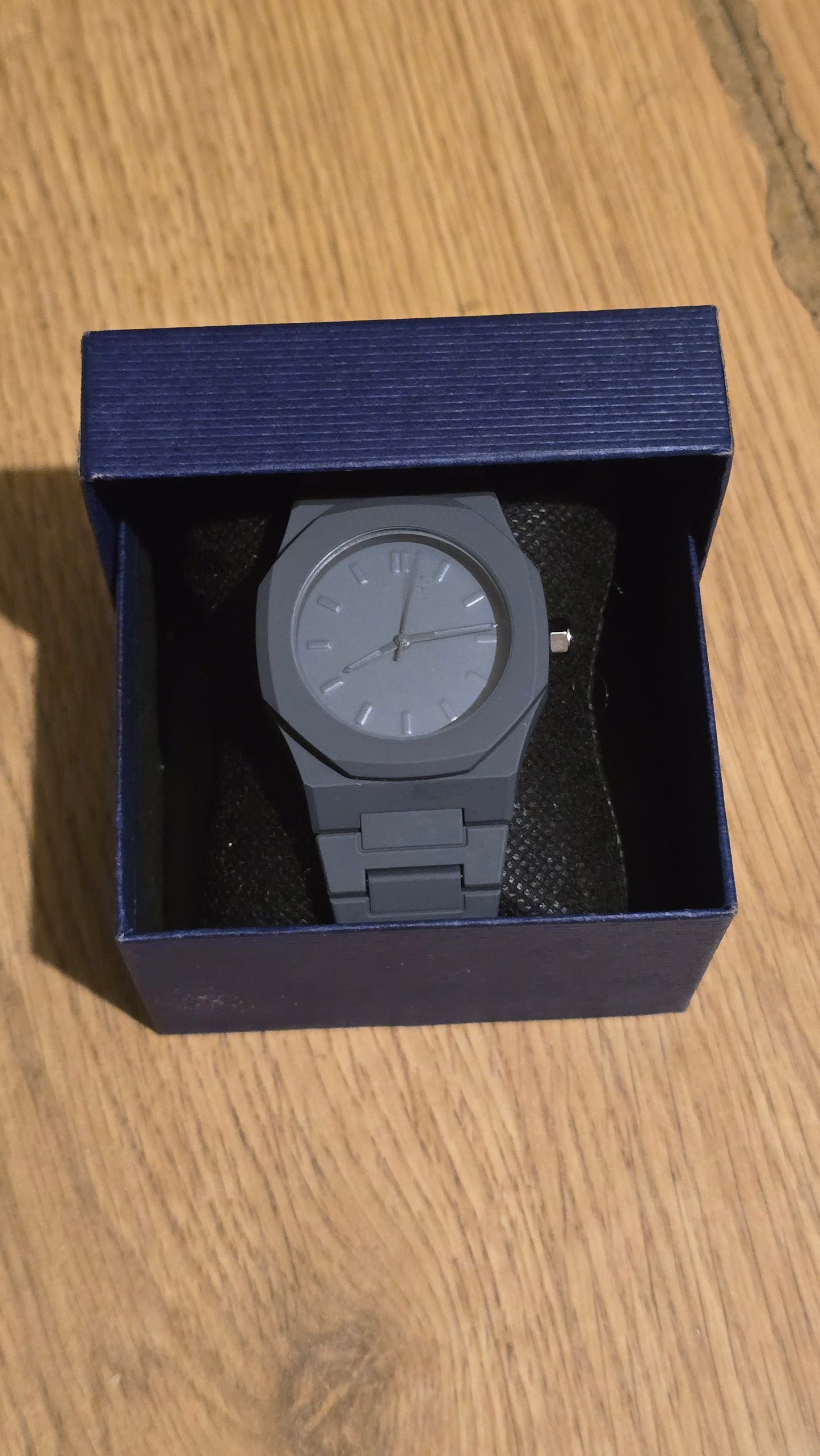 Mens / Unisex Grey Quartz Watch - New