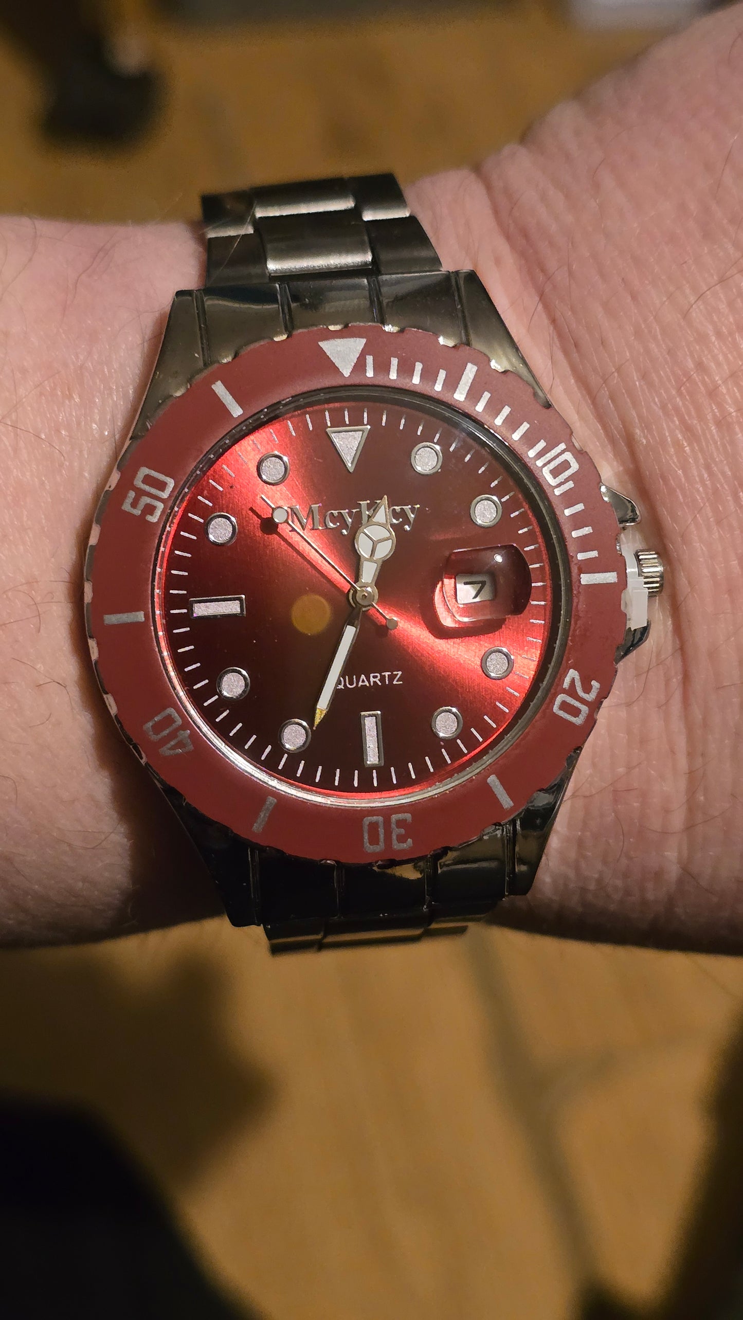 MeyKey Mens Quartz Watch - Red - New