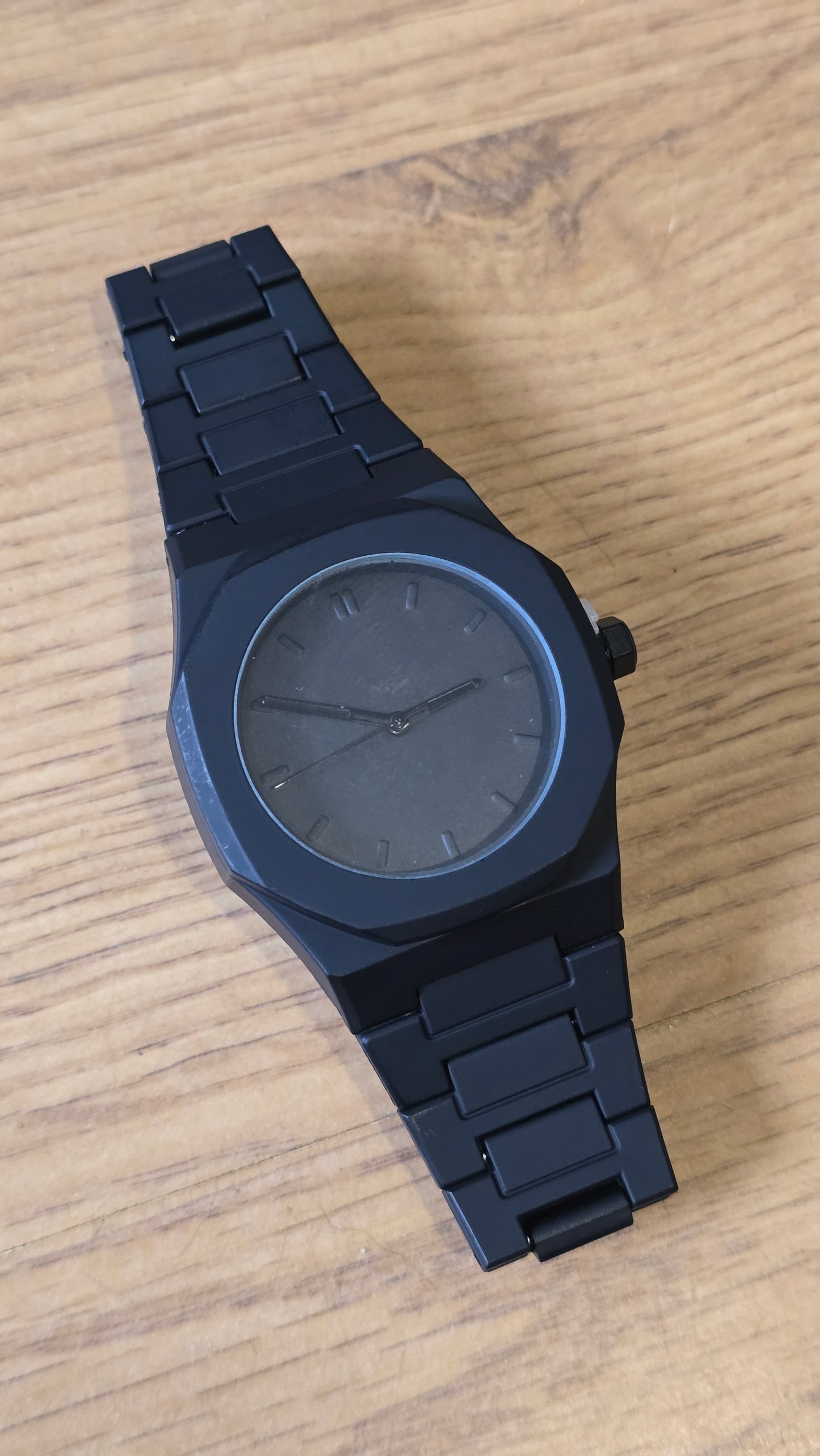 Mens / Unisex Black Quartz Watch - 1