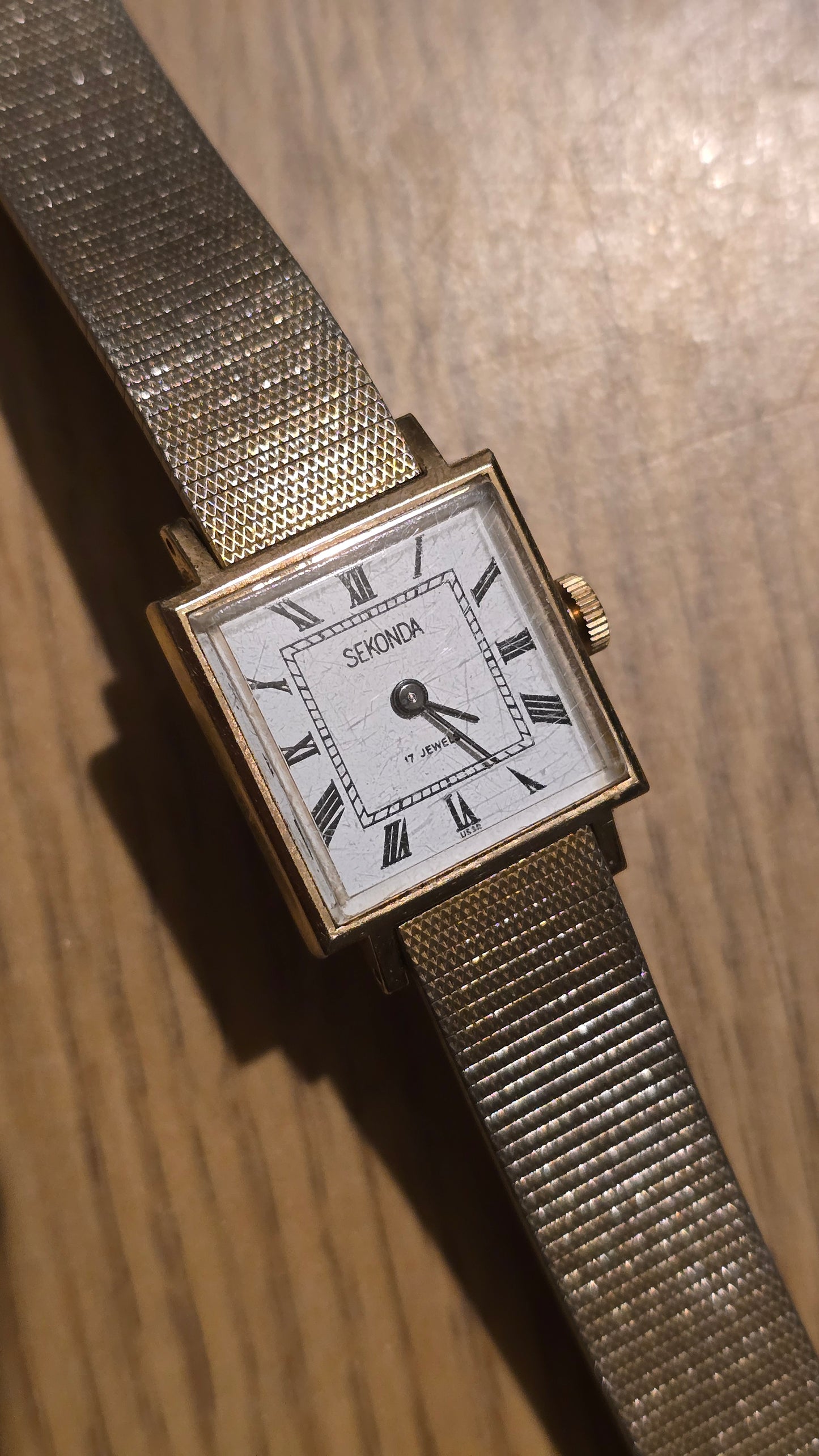 Sekonda Vintage Ladies Mechanical Wind-up Watch - Pre-owned