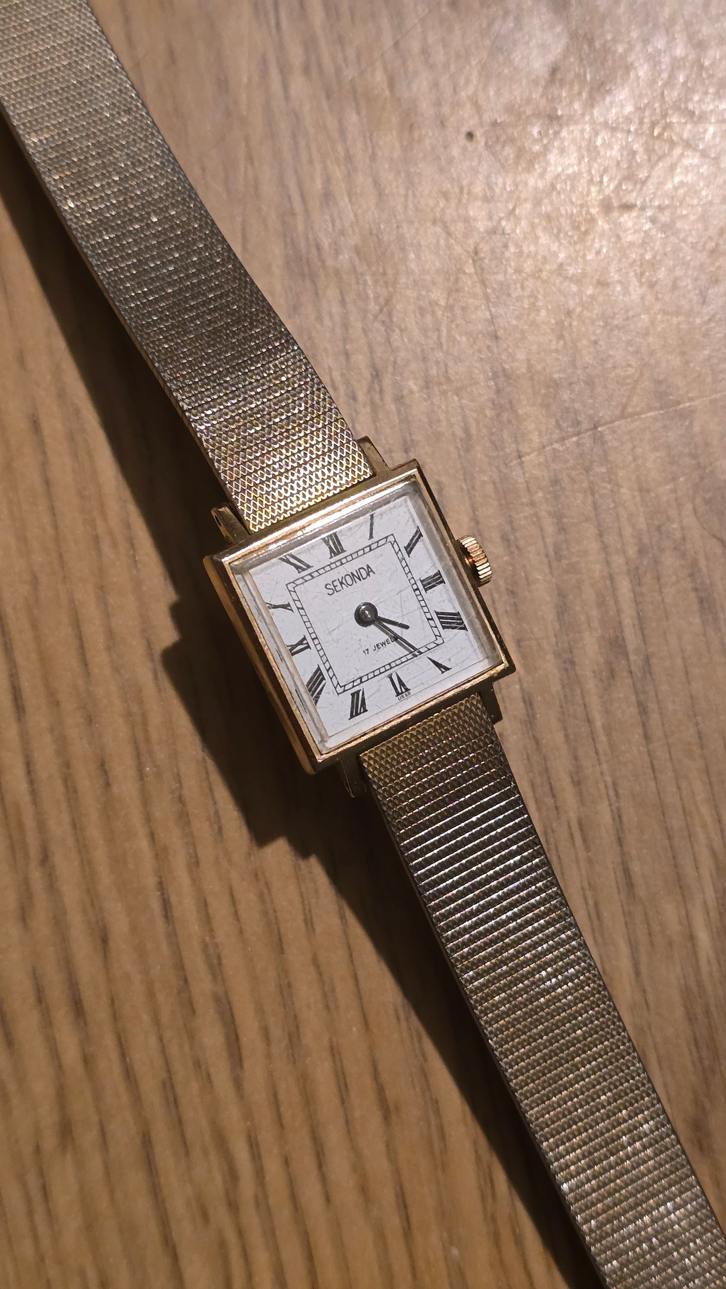 Sekonda Vintage Ladies Mechanical Wind-up Watch - Pre-owned