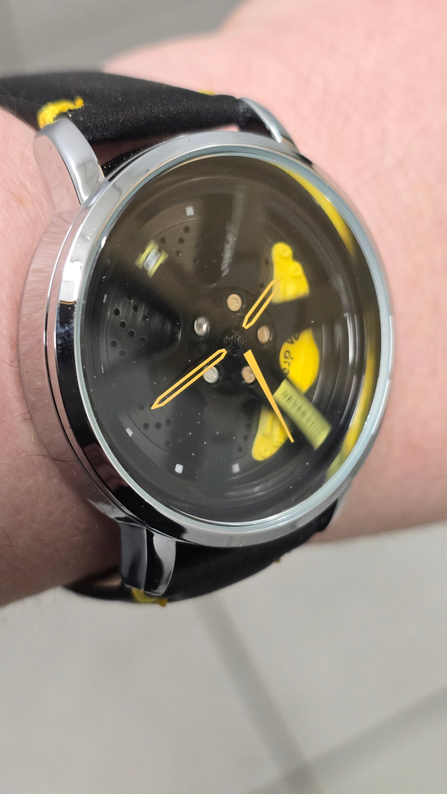 Never Stop - Mens Revolving Alloy Wheel Style Quartz Watch - Yellow  - New