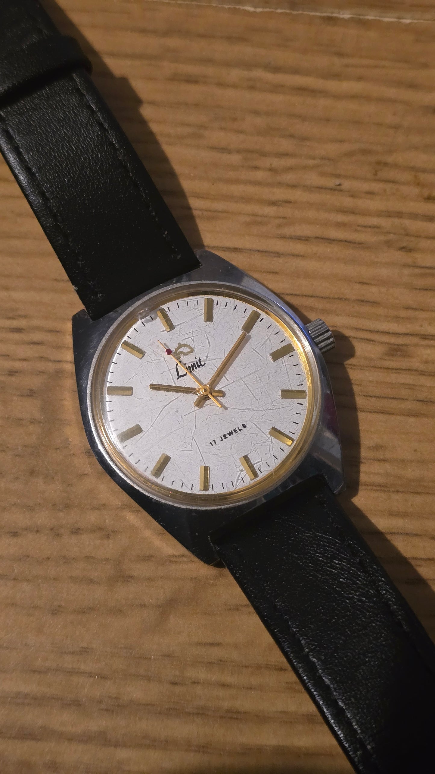 Limit Vintage Mechanical Wind-up Mens Watch - Pre-owned - 1