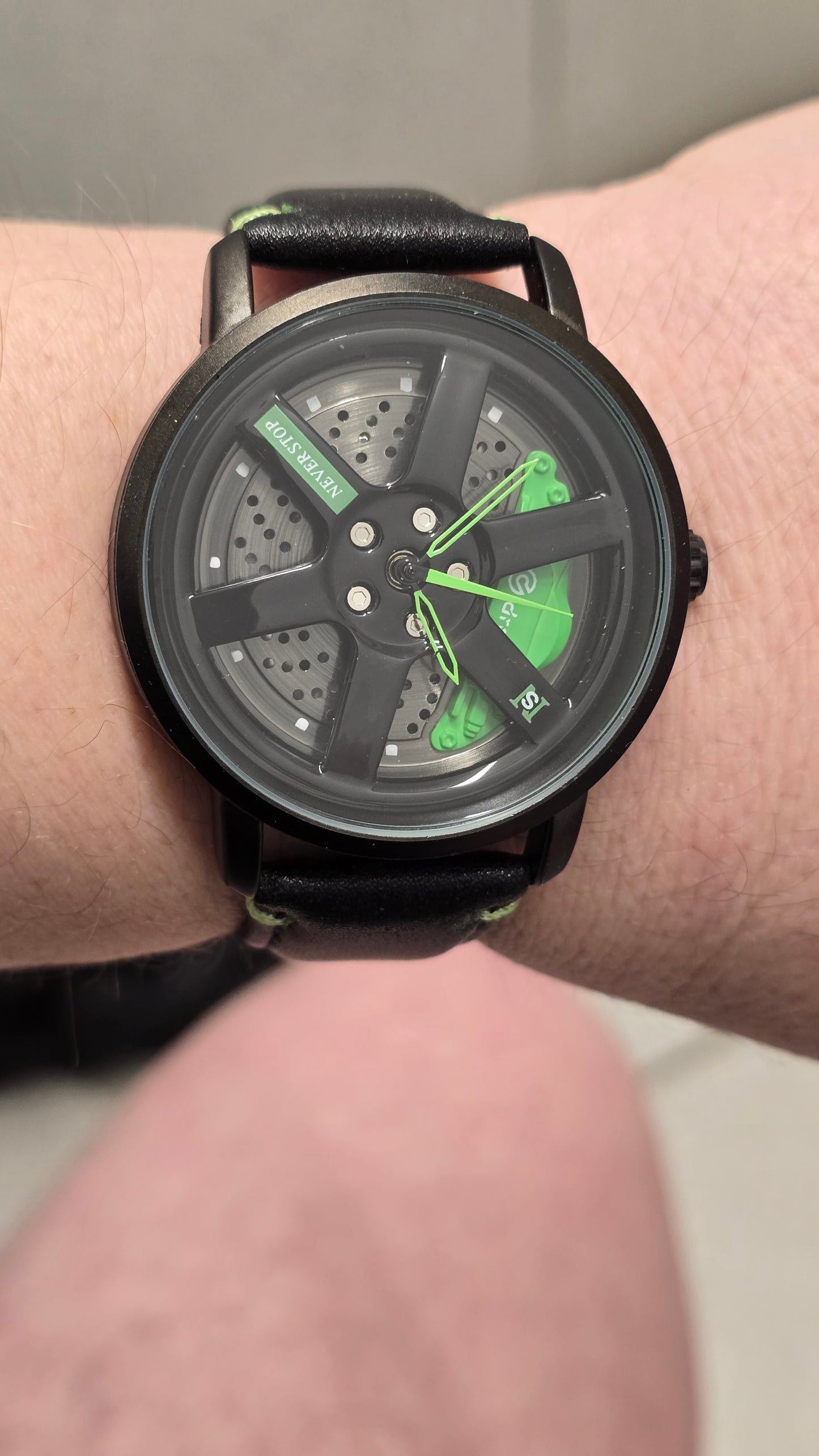 Never Stop - Mens Revolving Alloy Wheel Style Quartz Watch - Green - New