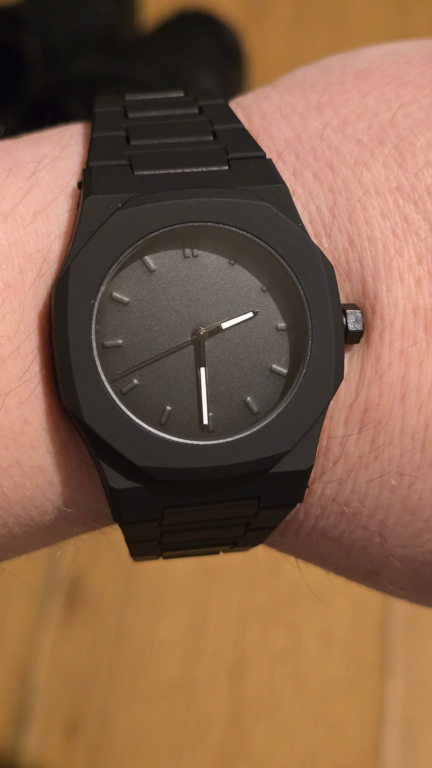 Mens / Unisex Black Quartz Watch - New