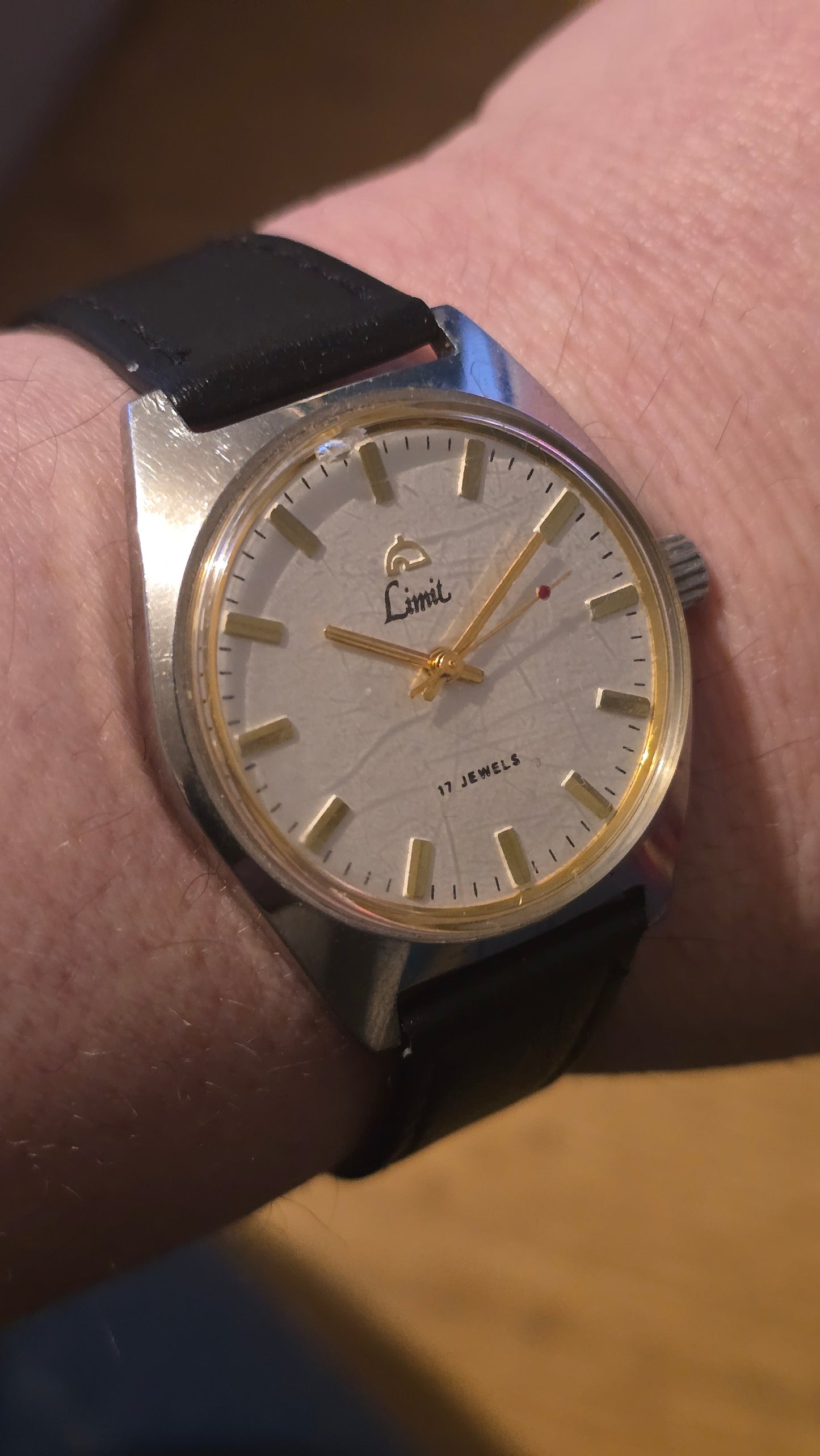 Limit Vintage Mechanical Wind-up Mens Watch - Pre-owned - 1