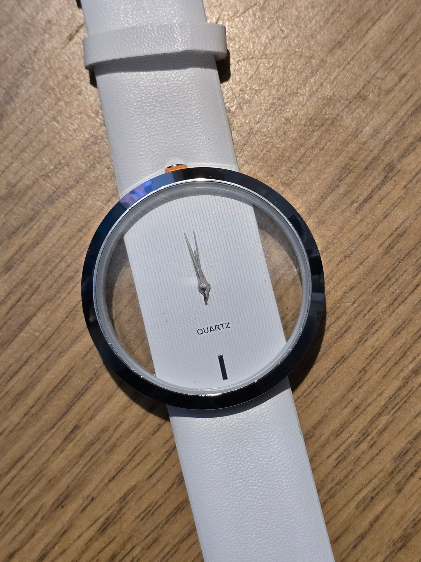 Ladies Quartz Watch - New - 1