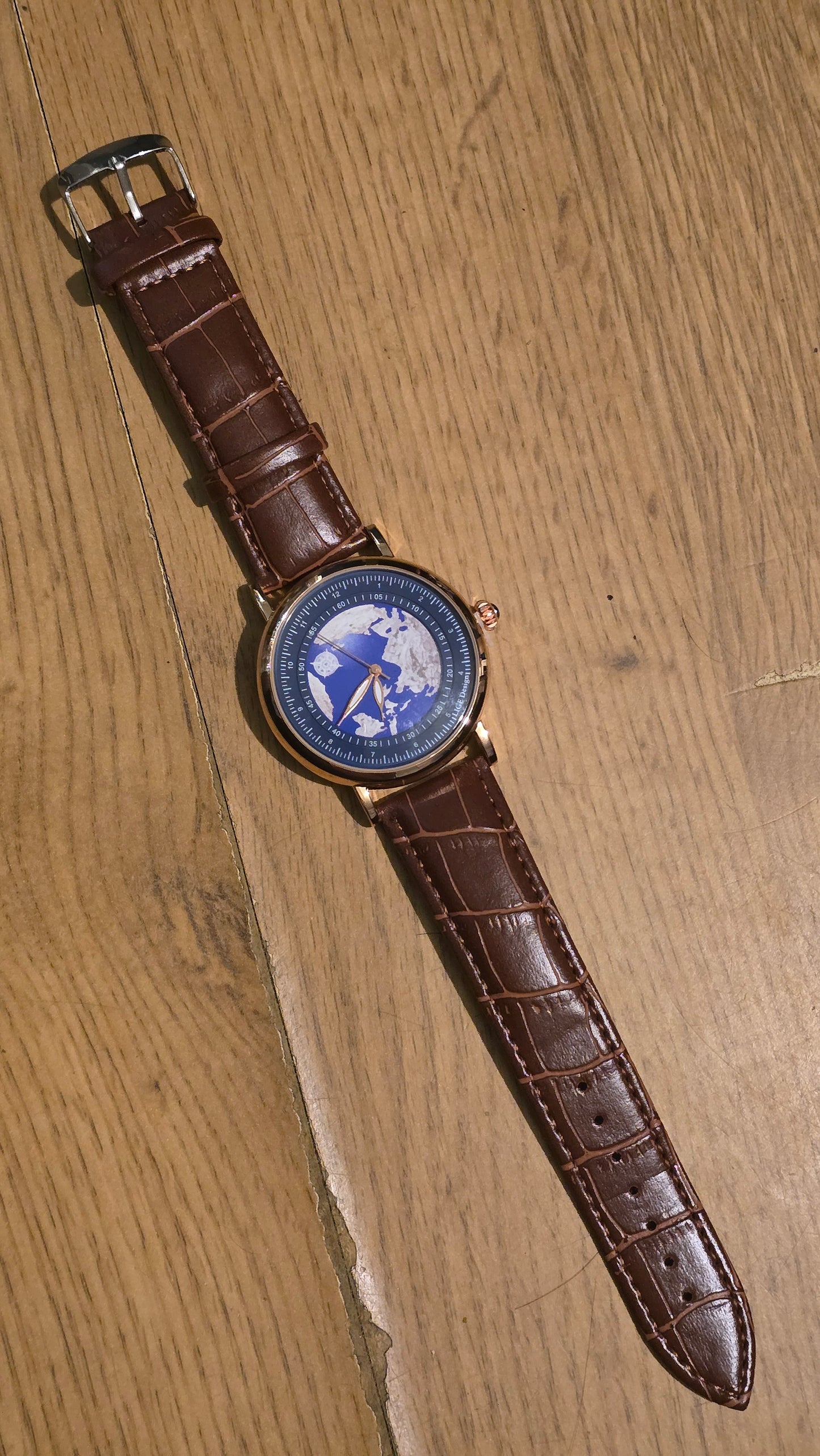 Lige Mens Earth Quartz Watch - New