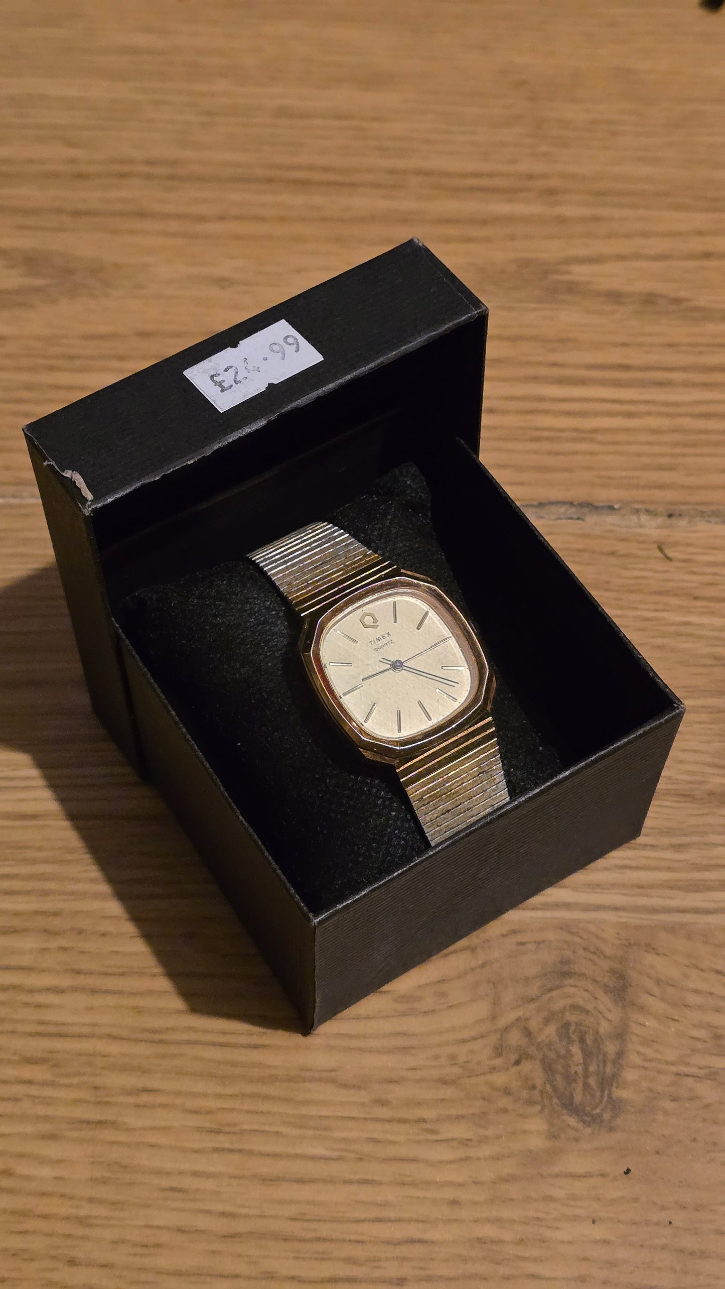 Timex Mens / Unisex Gold Coloured Quartz Watch - 1