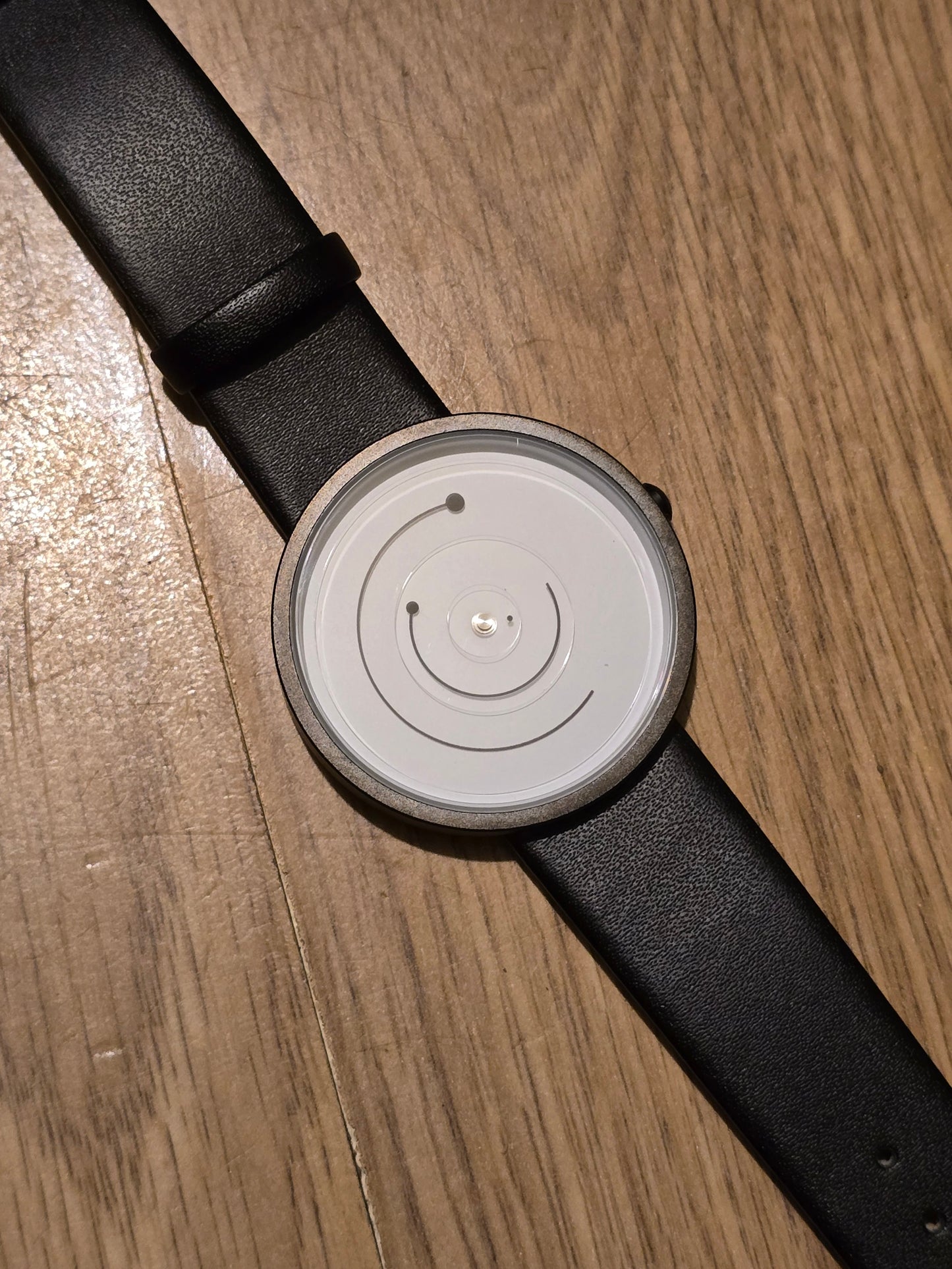 Minimalist Unisex Quartz Watch - New - 1