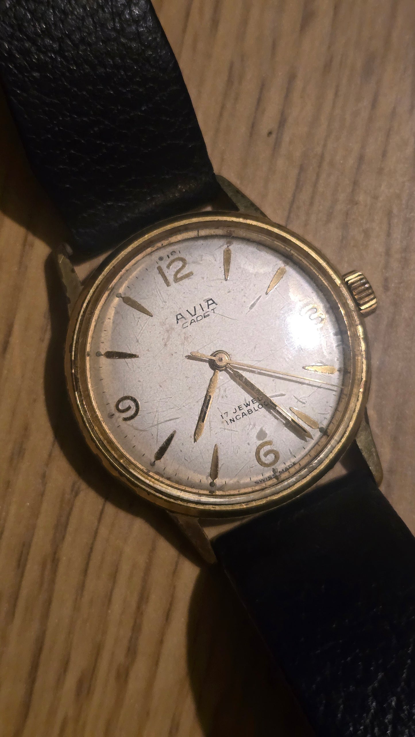 Avia Cadet Vintage Mens Mechanical Wind-up Watch - Pre-owned