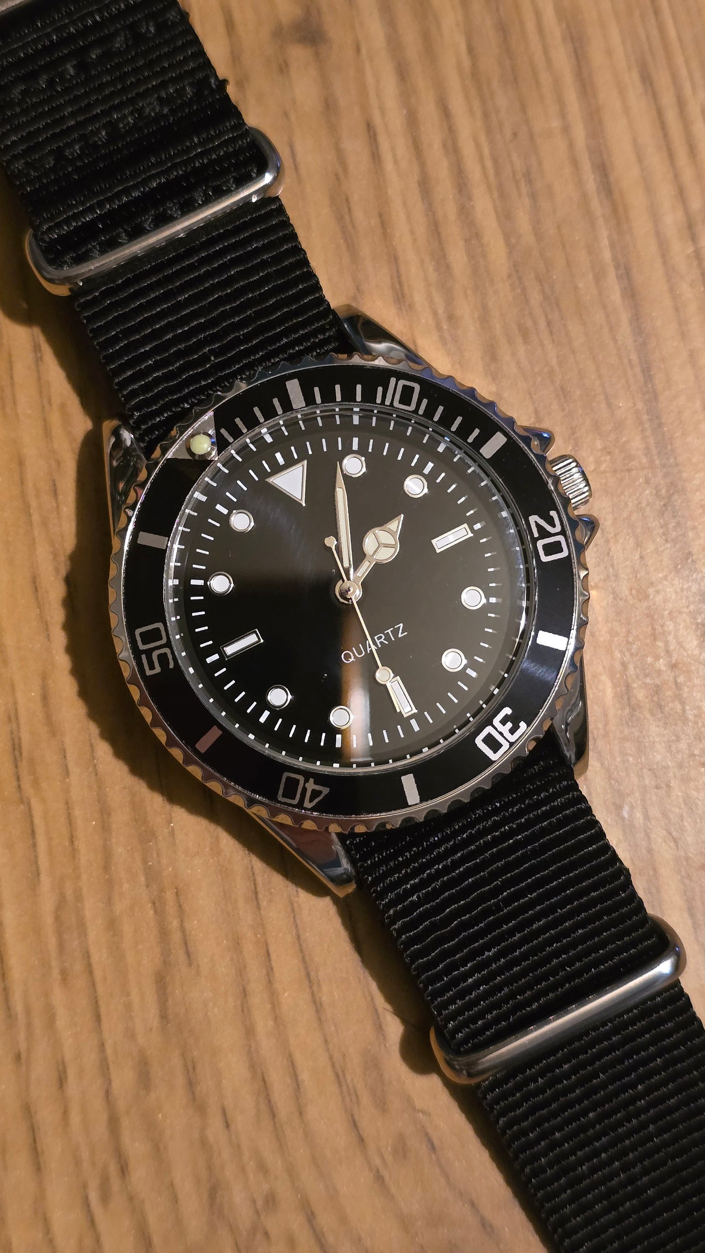 WYW Diver style Mens / Unisex Quartz Watch - New - 2