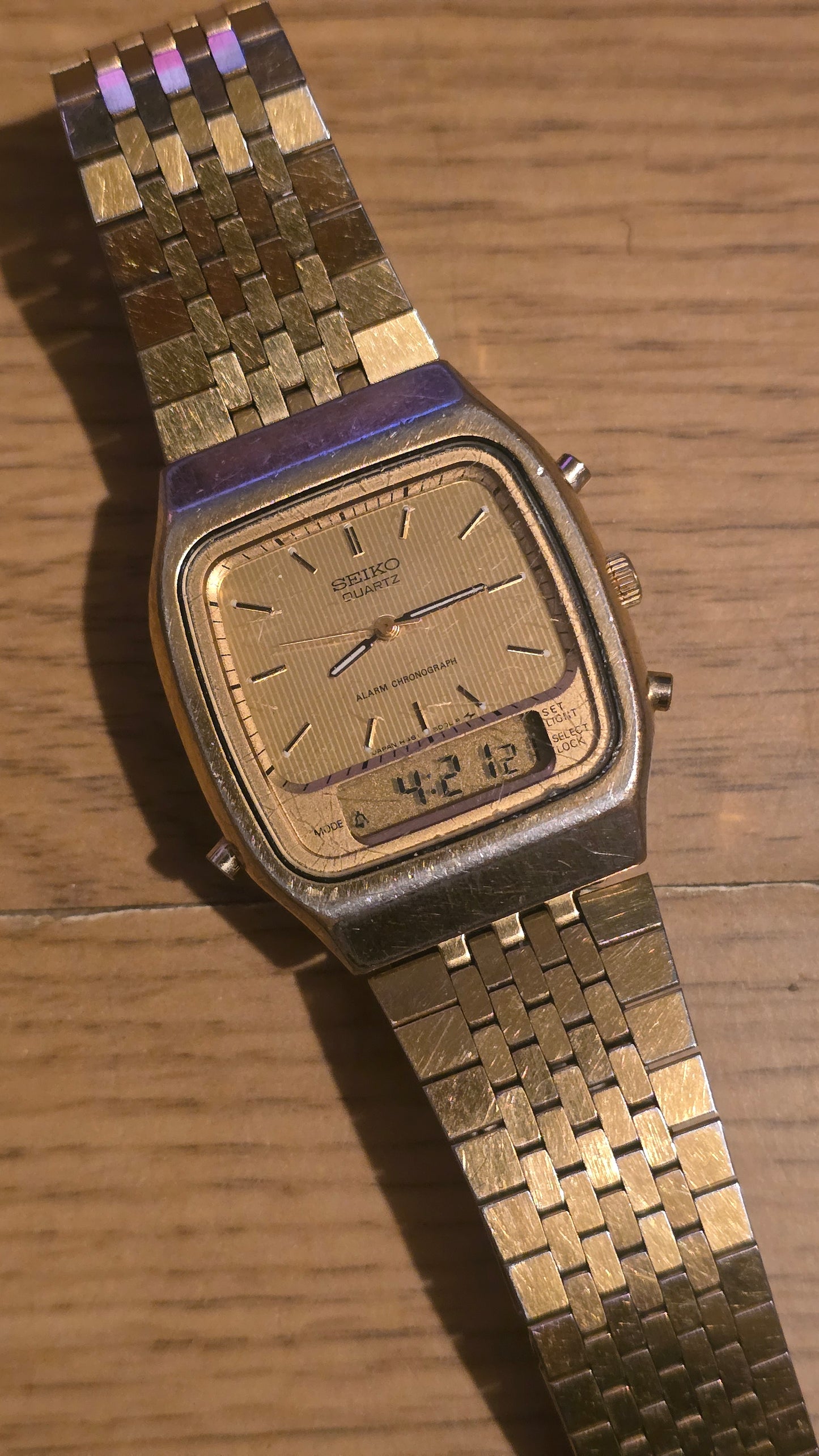 Seiko Gold Coloured Mens Digital / Analogue Vintage Quartz Watch - Pre-owned