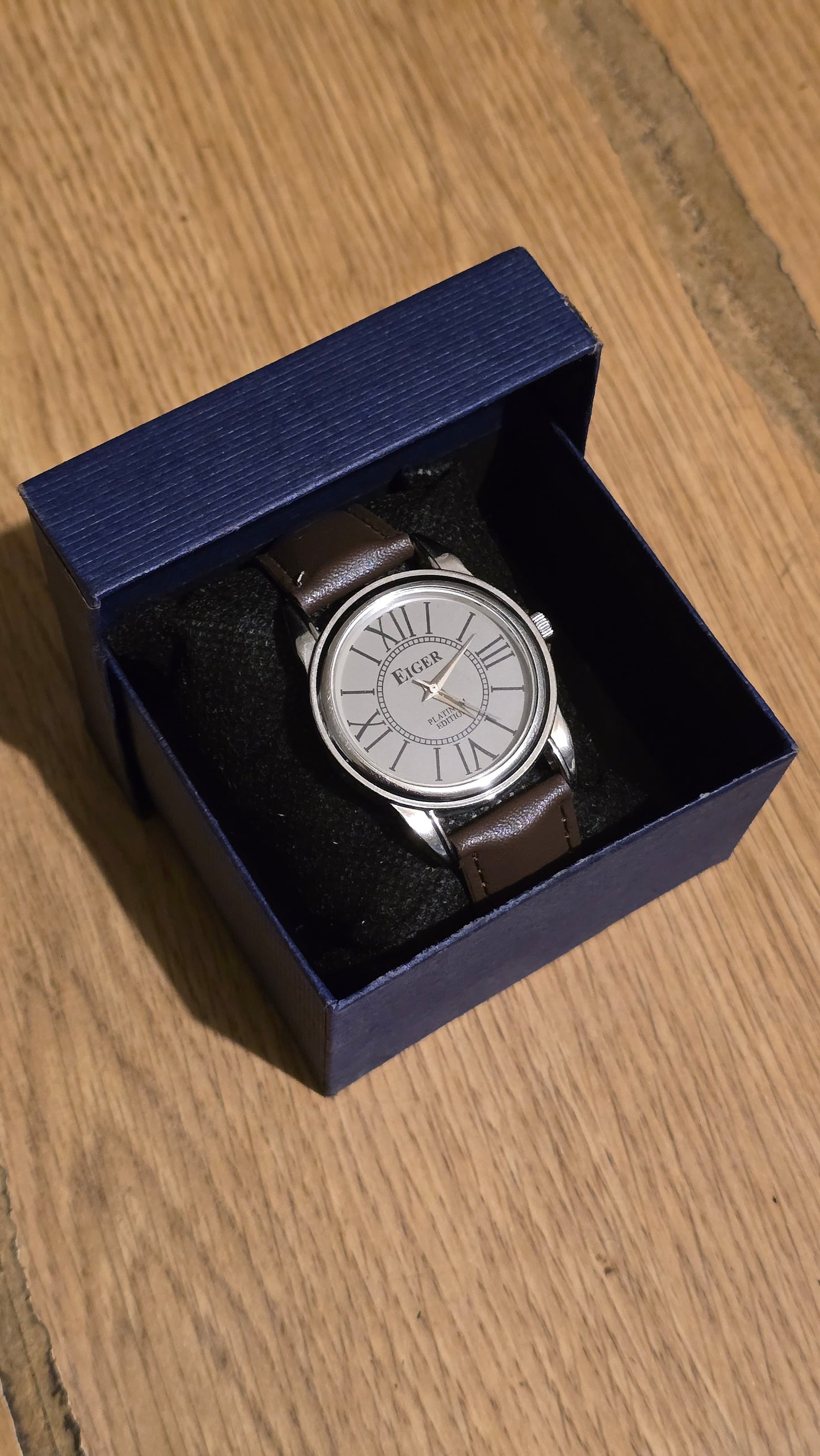 Eiger Platinum Edition Mens / Unisex Quartz Watch - Pre-owned - 1