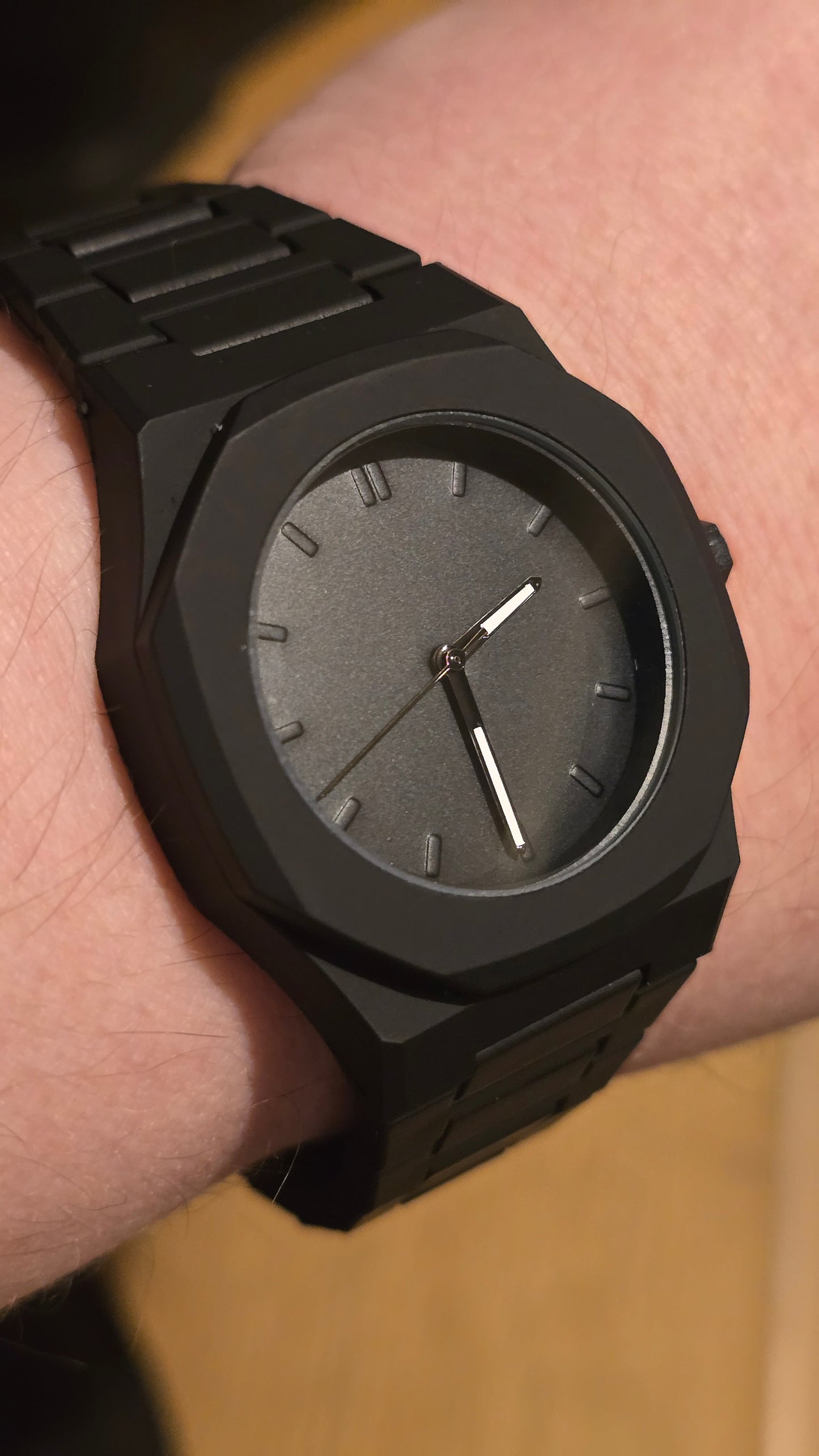 Mens / Unisex Black Quartz Watch - New