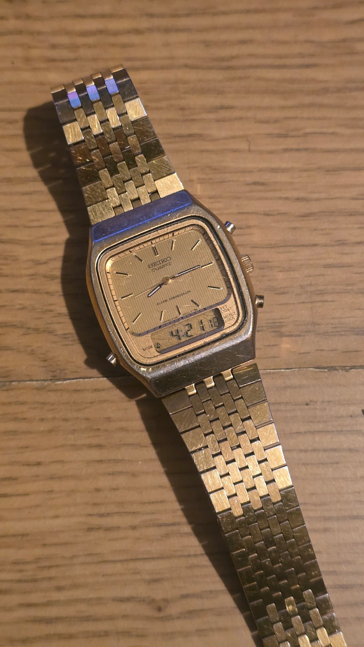 Seiko Gold Coloured Mens Digital / Analogue Vintage Quartz Watch - Pre-owned