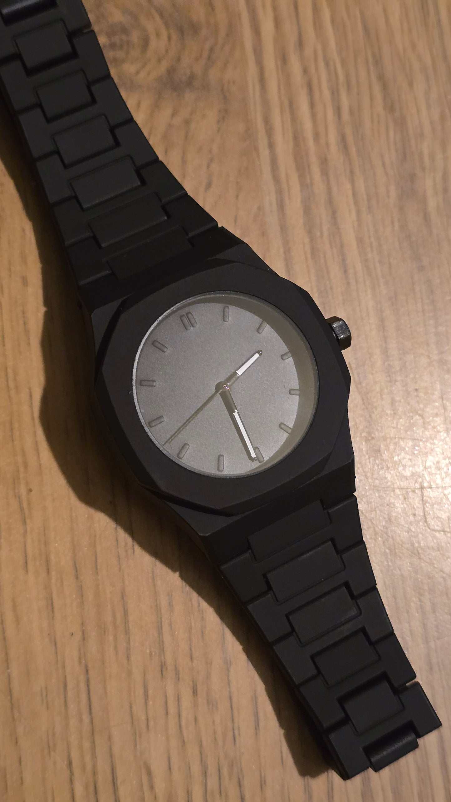 Mens / Unisex Black Quartz Watch - New