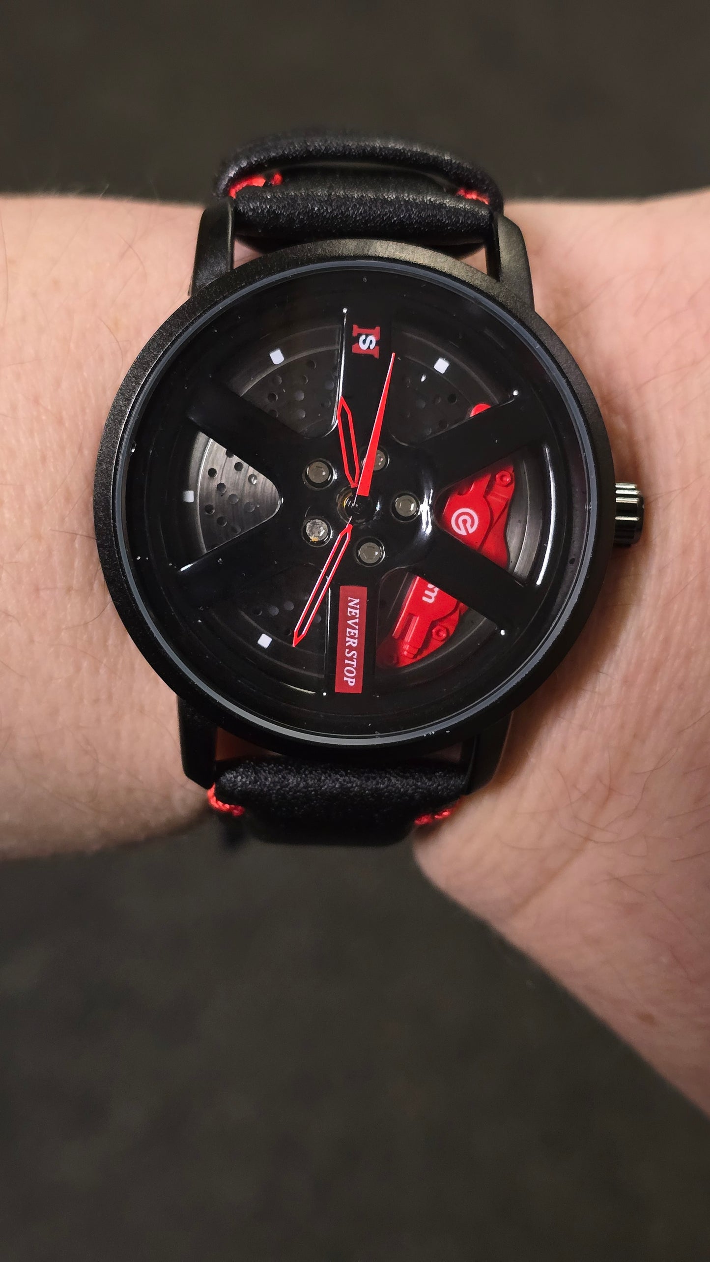 Never Stop - Mens Revolving Alloy Wheel Style Quartz Watch - Red - New