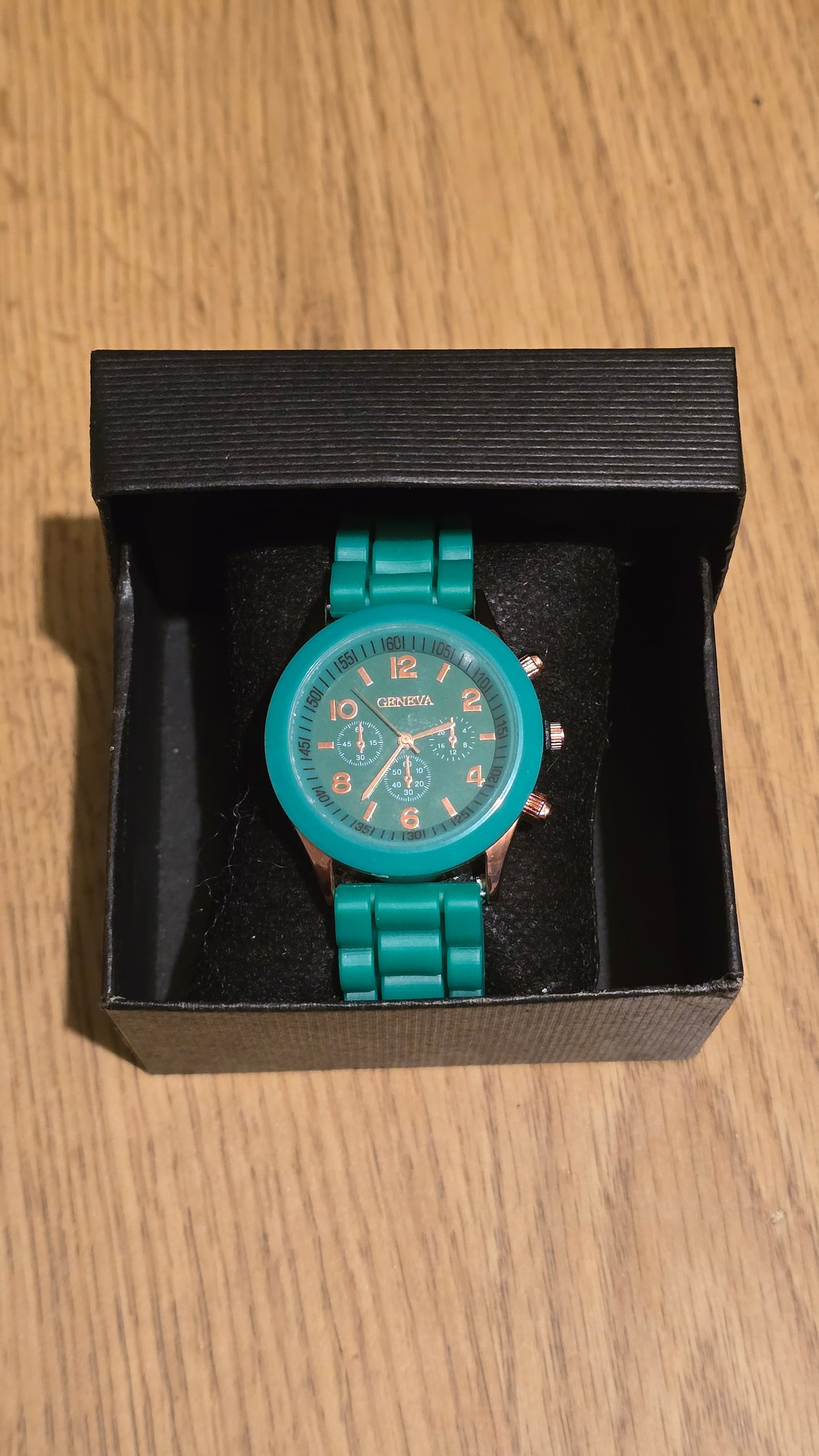 Geneva Ladies Quartz Watch - Green - New