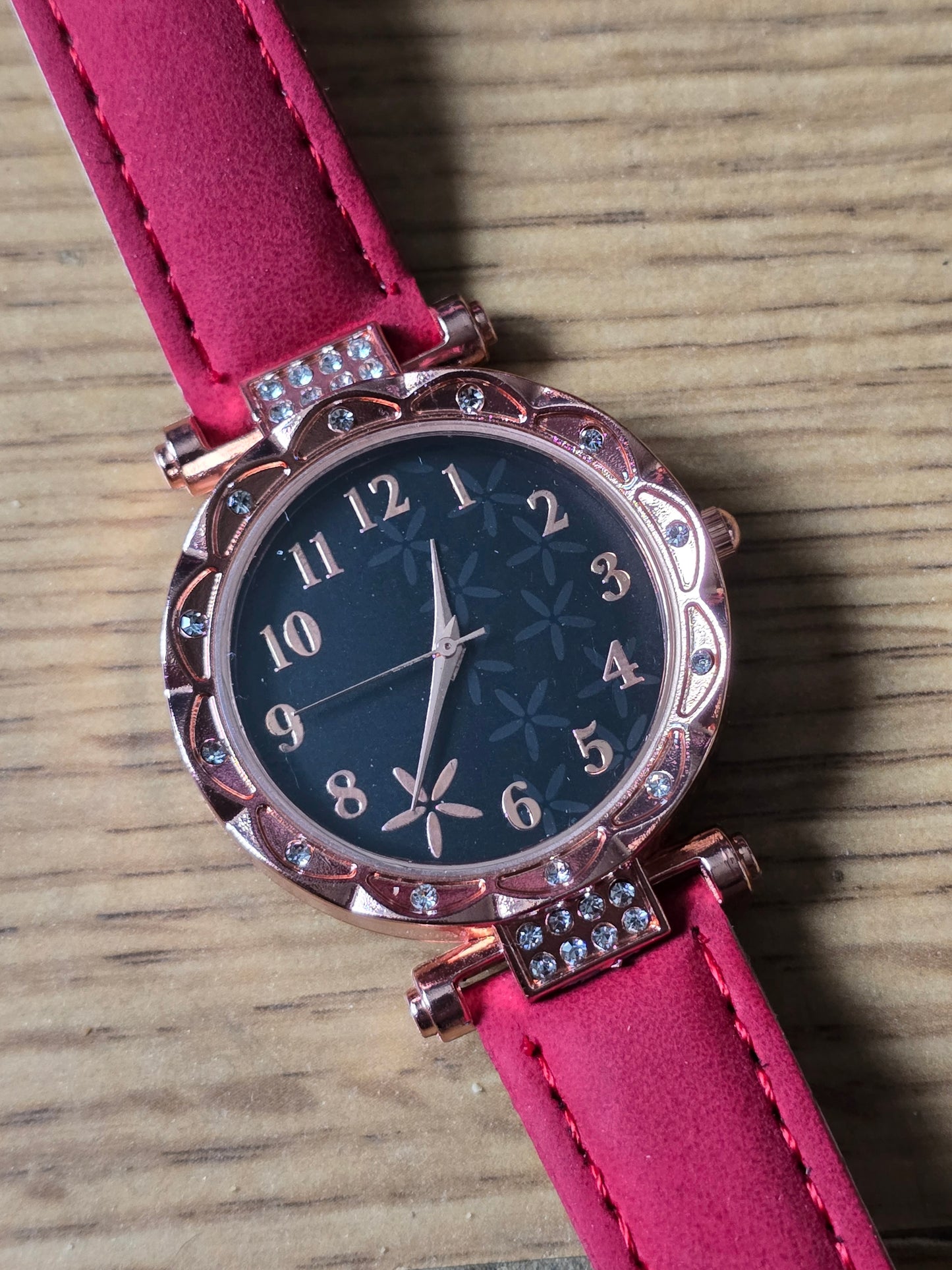 Ladies Quartz Watch - Red - New - 1