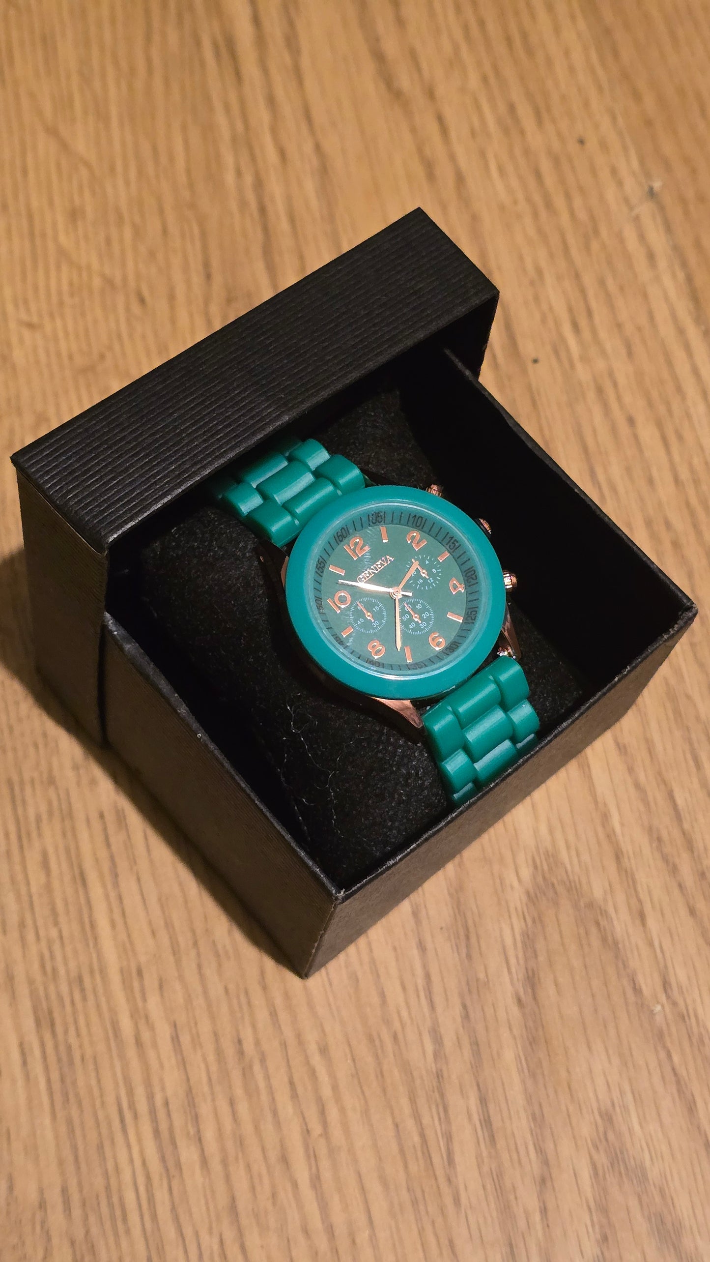 Geneva Ladies Quartz Watch - Green - New