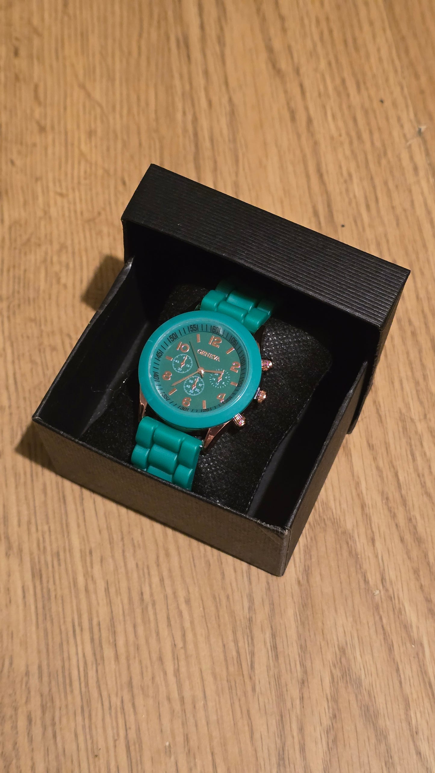 Geneva Ladies Quartz Watch - Green - New
