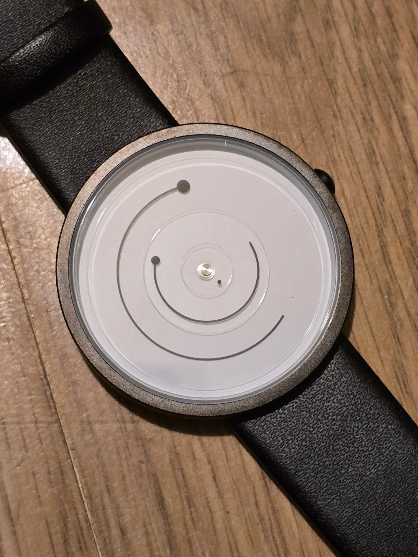 Minimalist Unisex Quartz Watch - New - 1