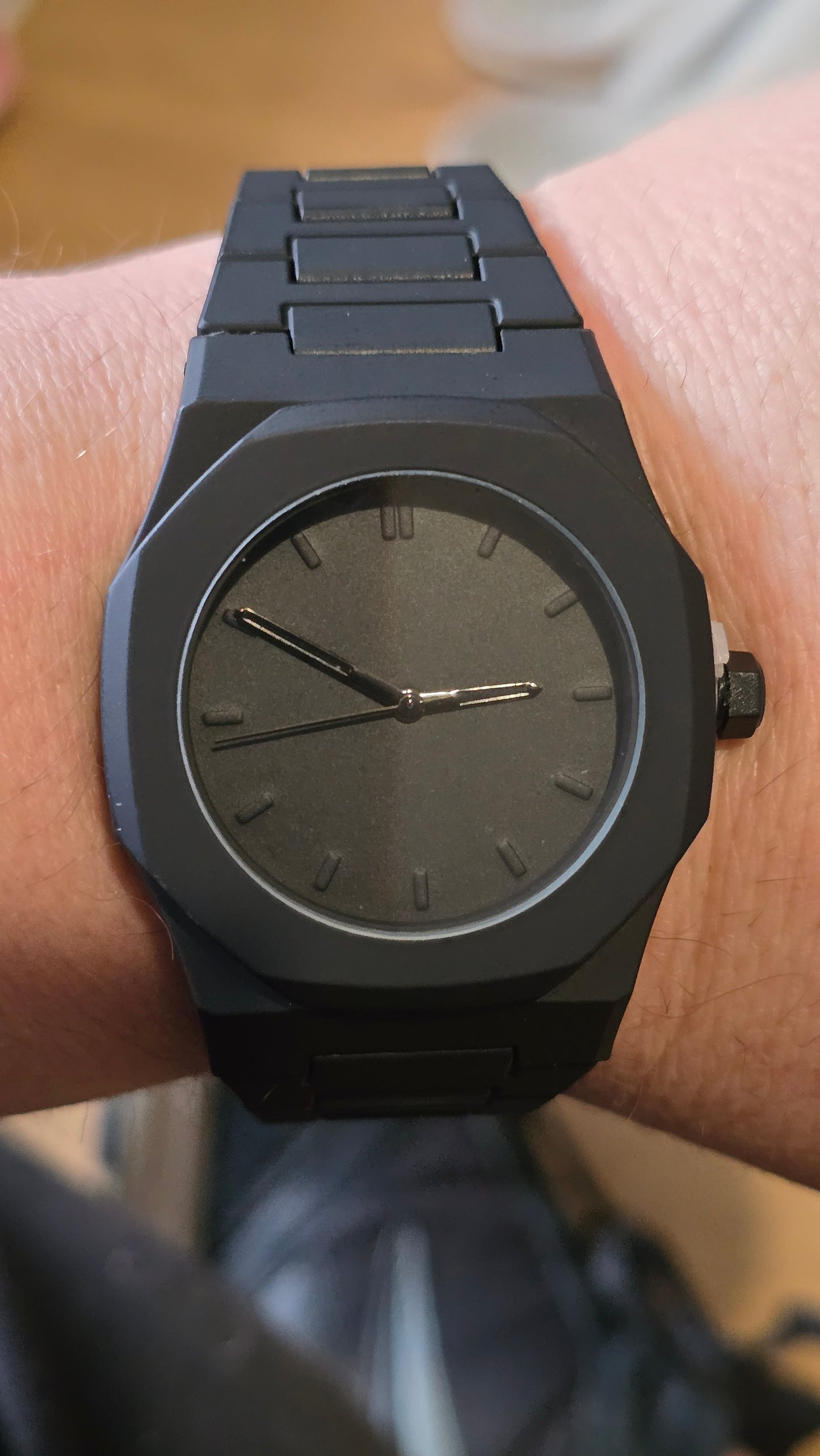 Mens / Unisex Black Quartz Watch - 1