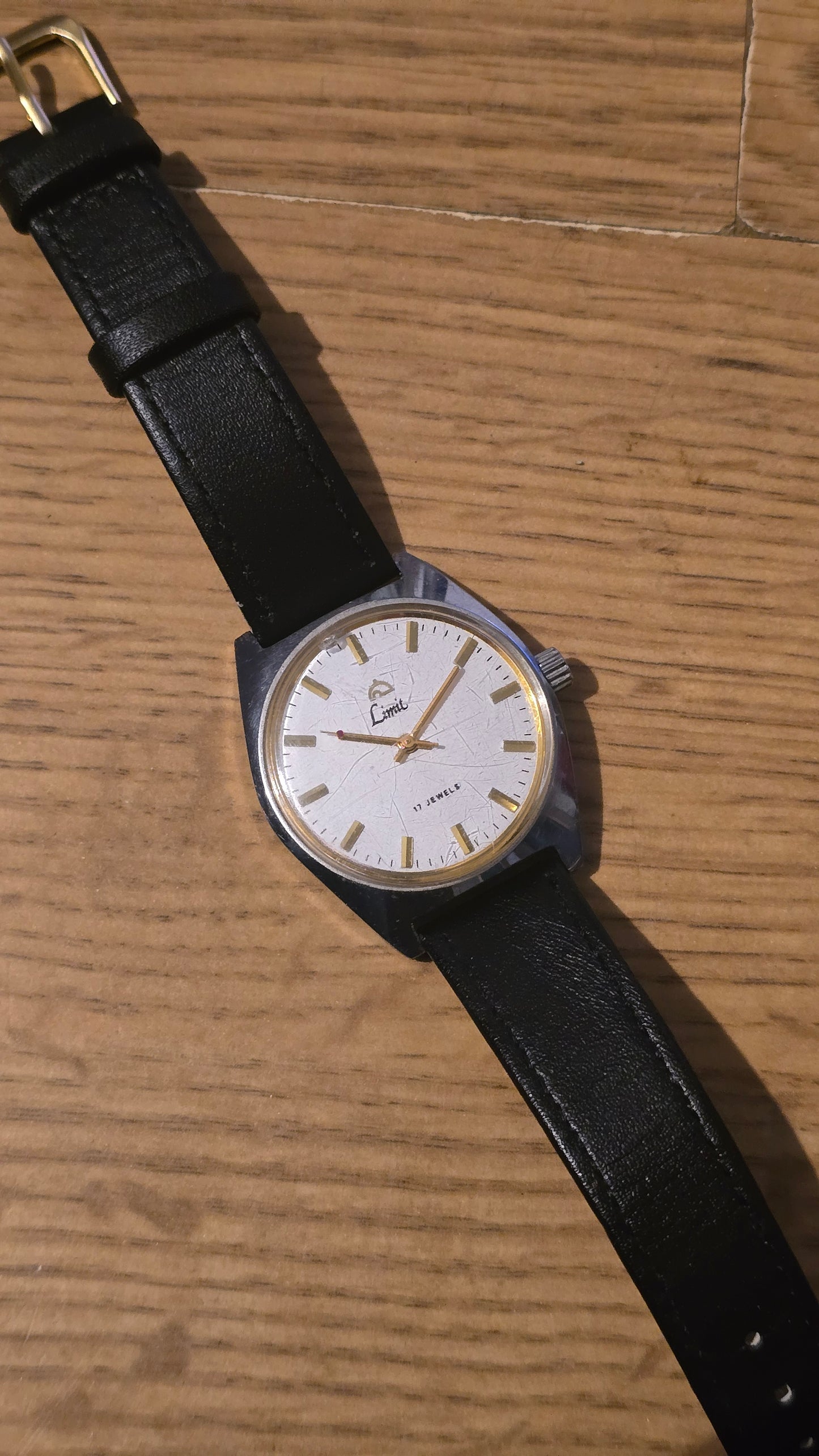 Limit Vintage Mechanical Wind-up Mens Watch - Pre-owned - 1