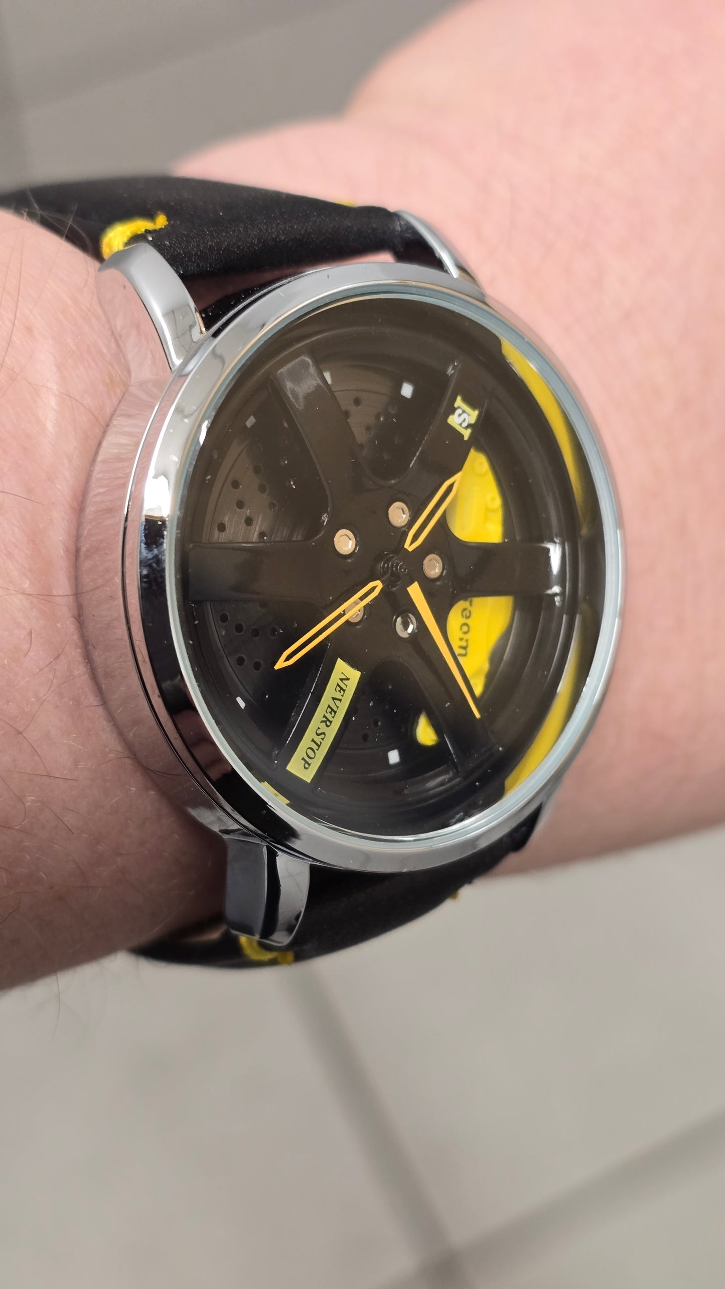 Never Stop - Mens Revolving Alloy Wheel Style Quartz Watch - Yellow  - New