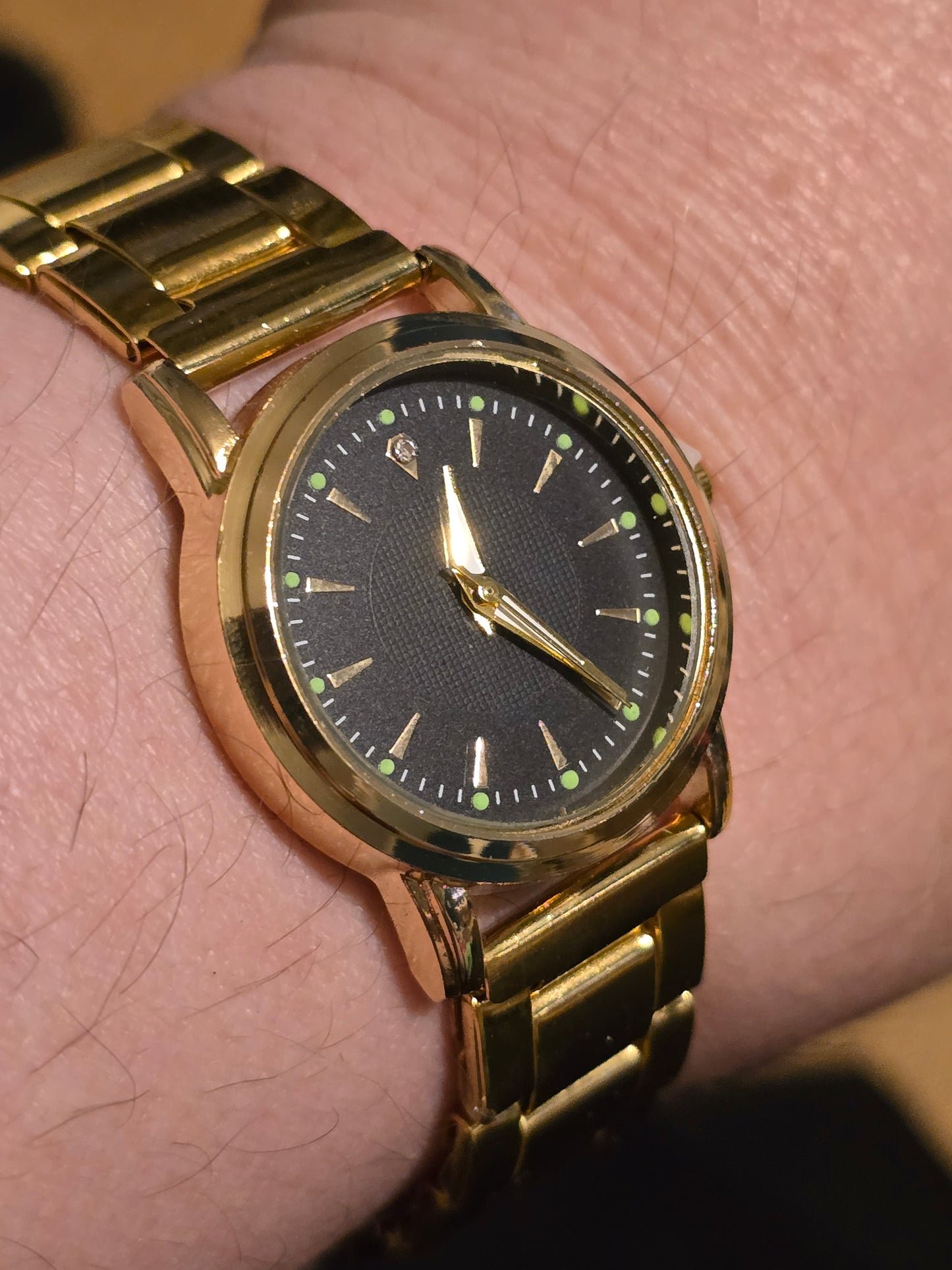 Ladies Gold Coloured Quartz Watch - New - 1