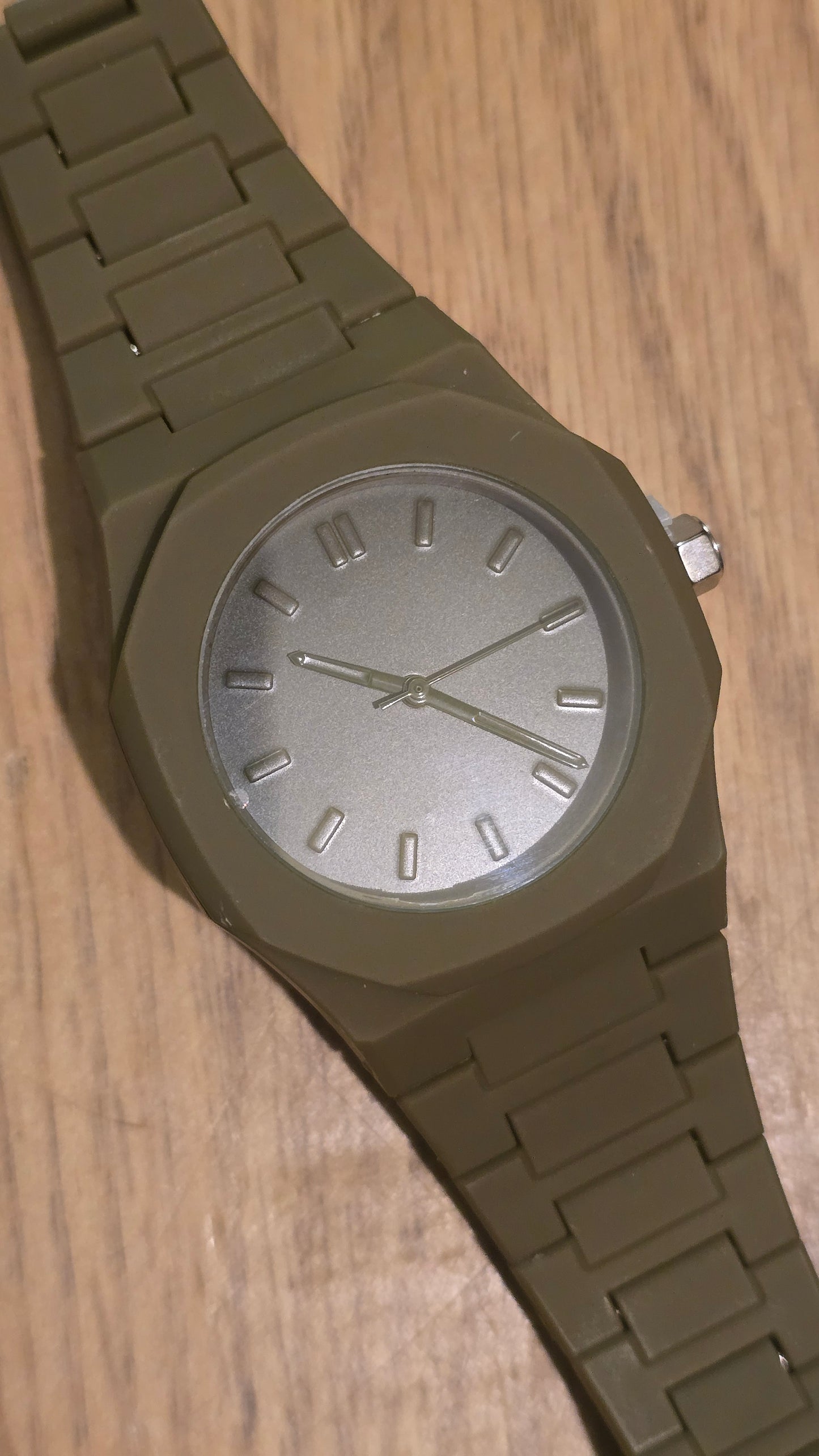 Mens / Unisex Khaki Quartz Watch - New