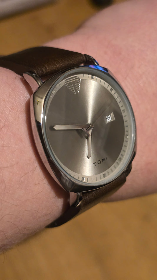 Tomi Mens / Unisex Quartz Watch - New